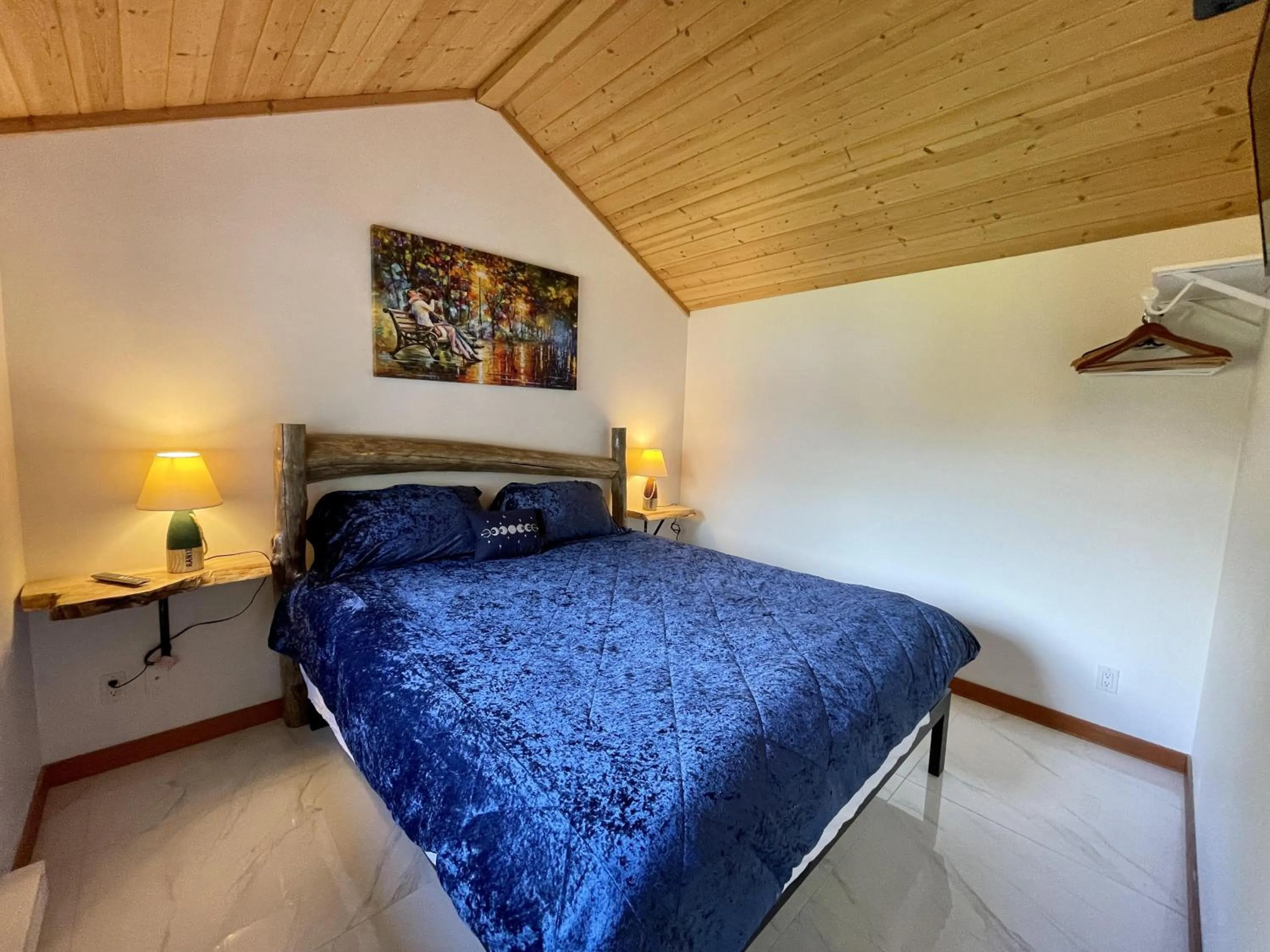 Property building, Bed in Gone with the Wind Cabin by Natural Elements