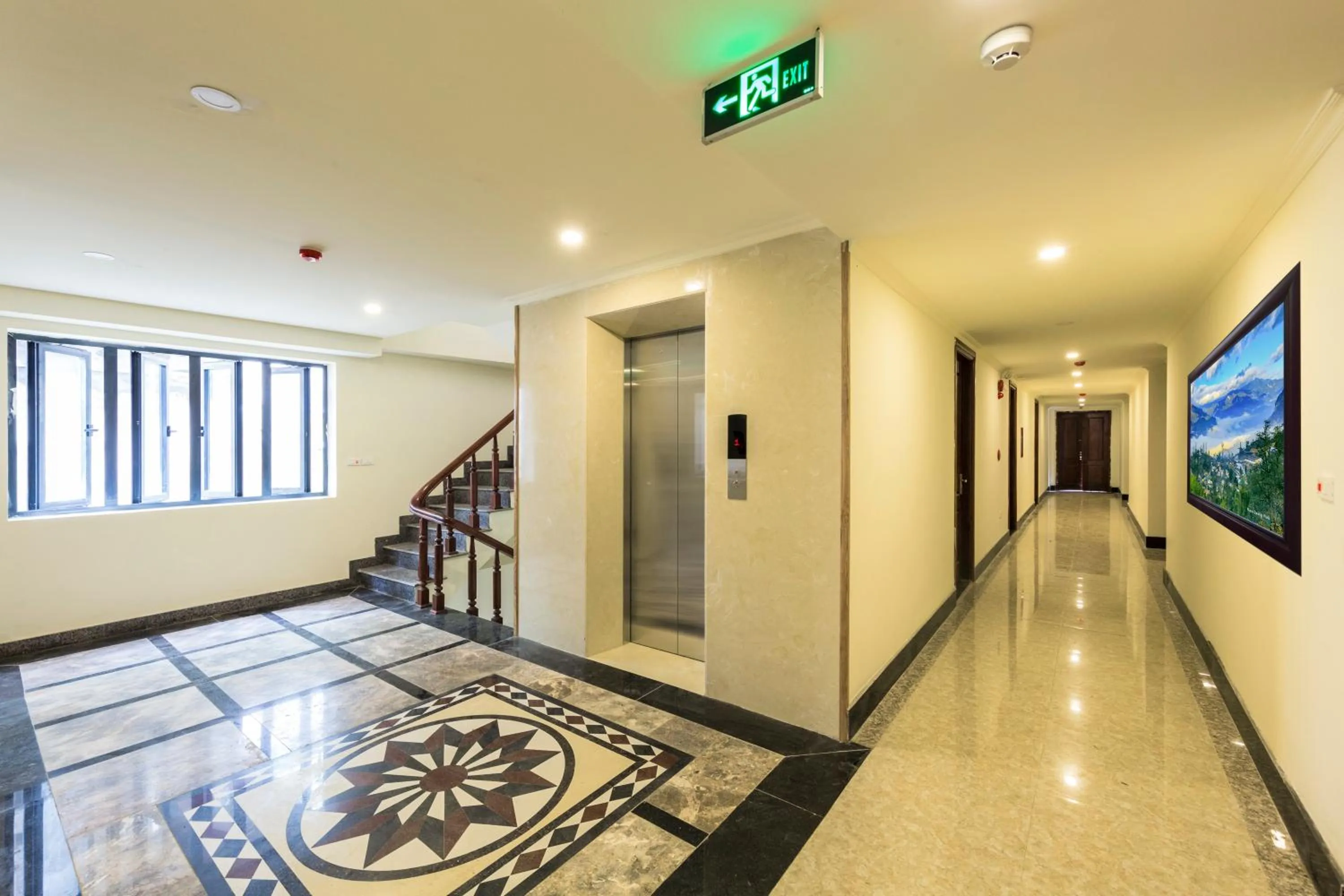 elevator in Sapa Lodge Hotel