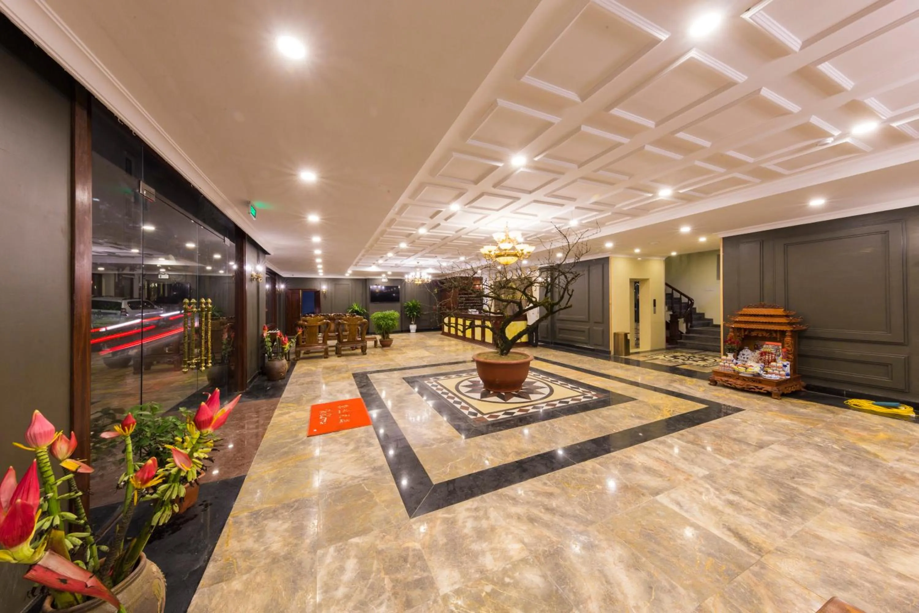 Communal lounge/ TV room in Sapa Lodge Hotel