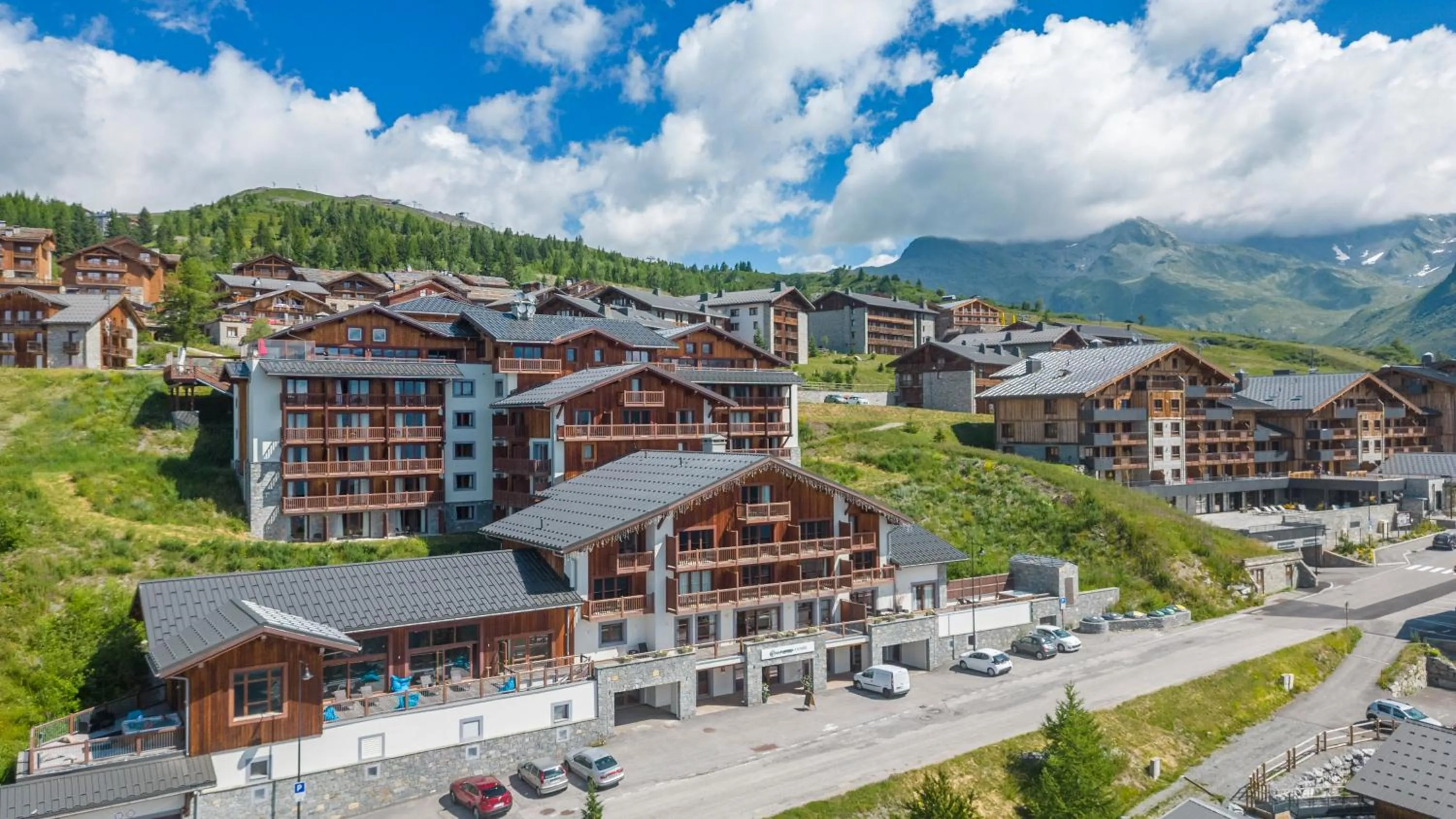 Property building in ILY Hotels & Spa La Rosiere