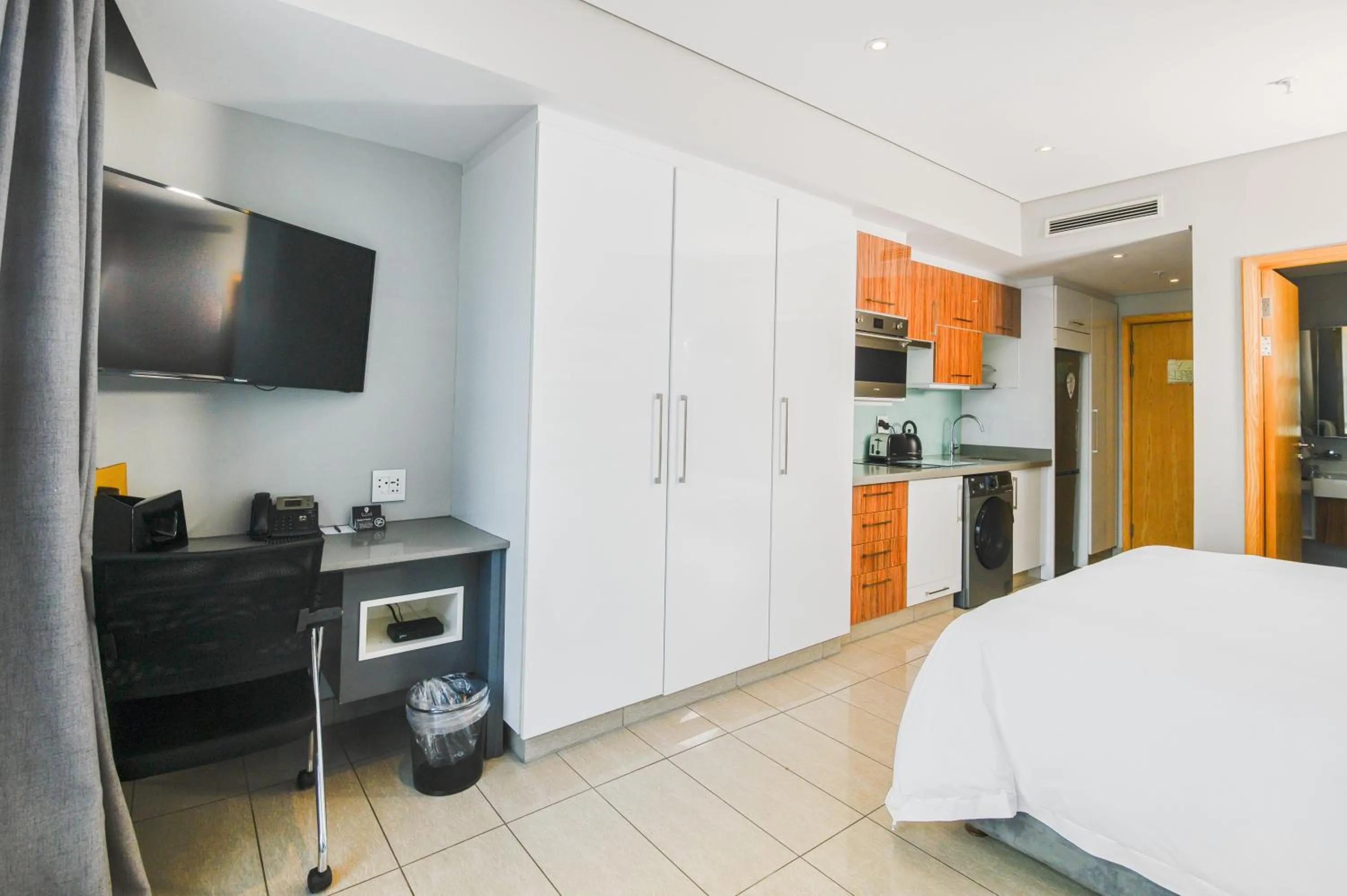 Bed in The Capital Pearls Hotel