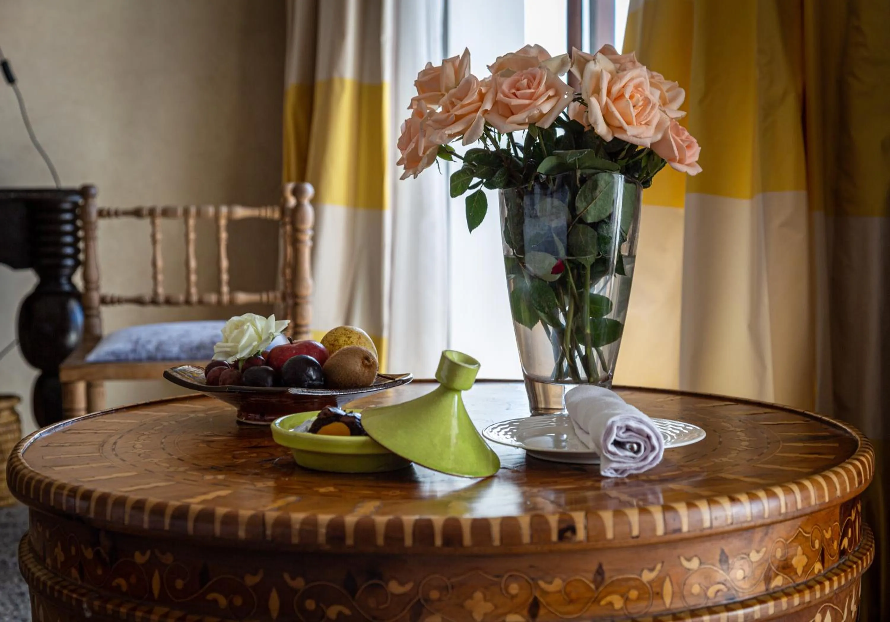 room service in Le Riad Villa Blanche