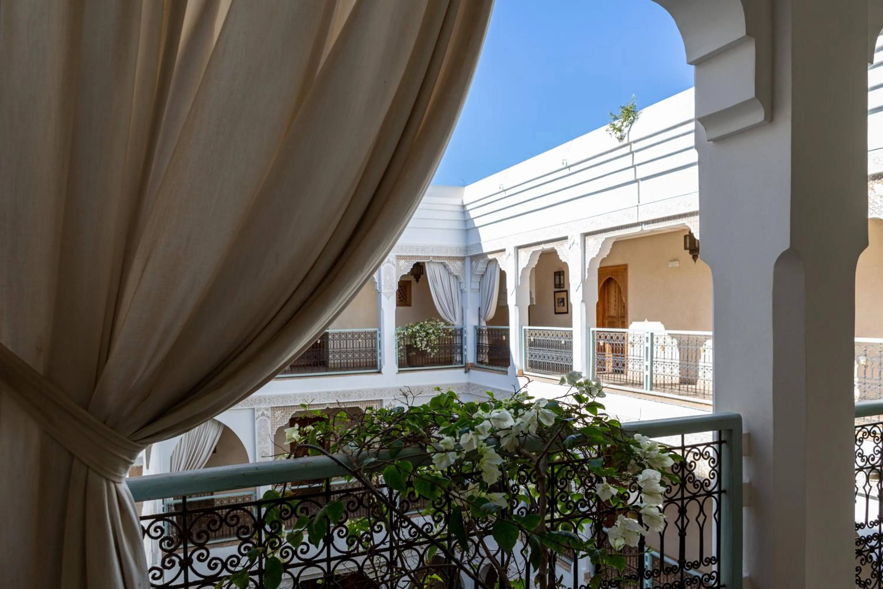 Patio in Le Riad Villa Blanche