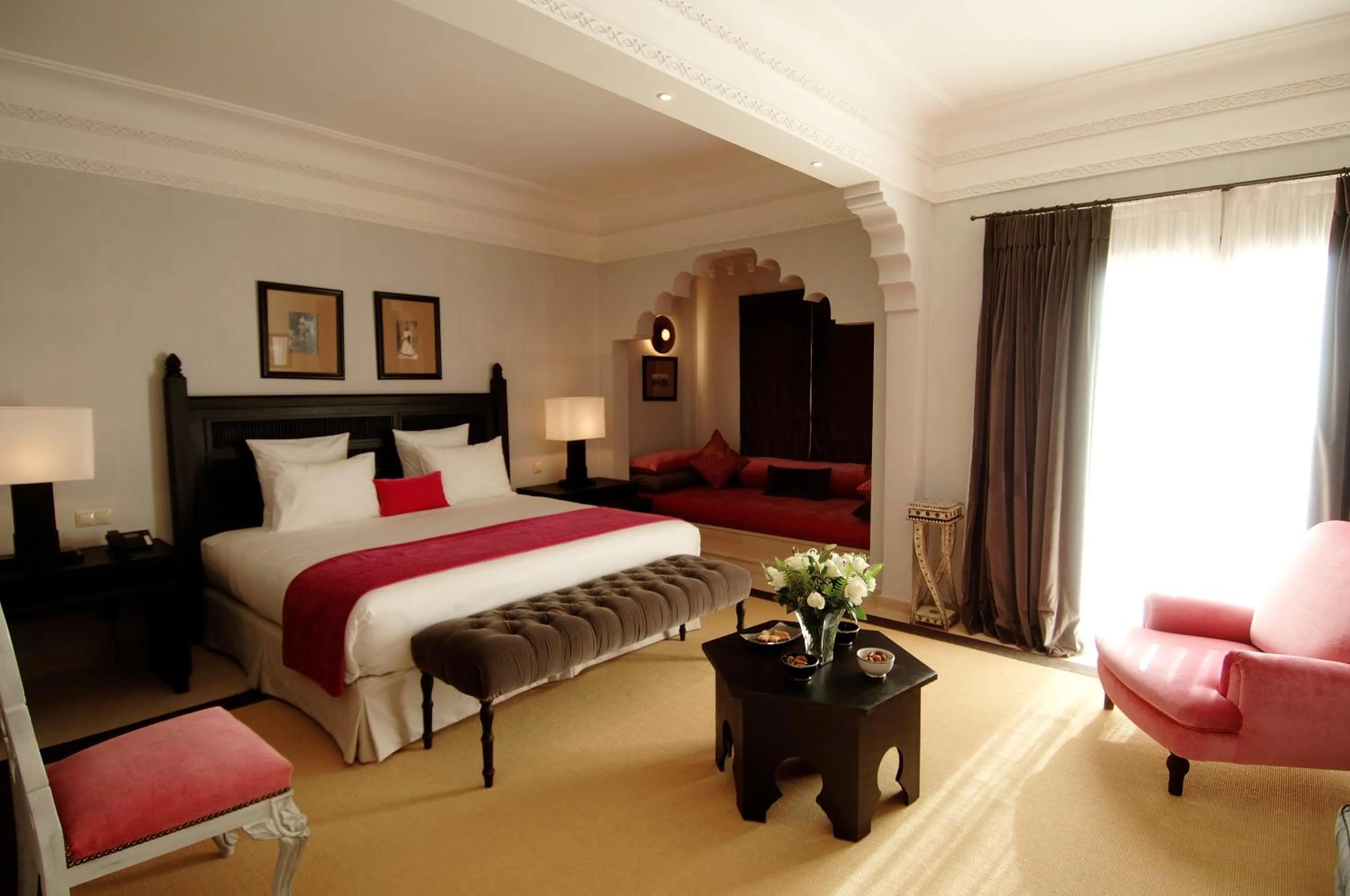 Photo of the whole room, Bed in Le Riad Villa Blanche