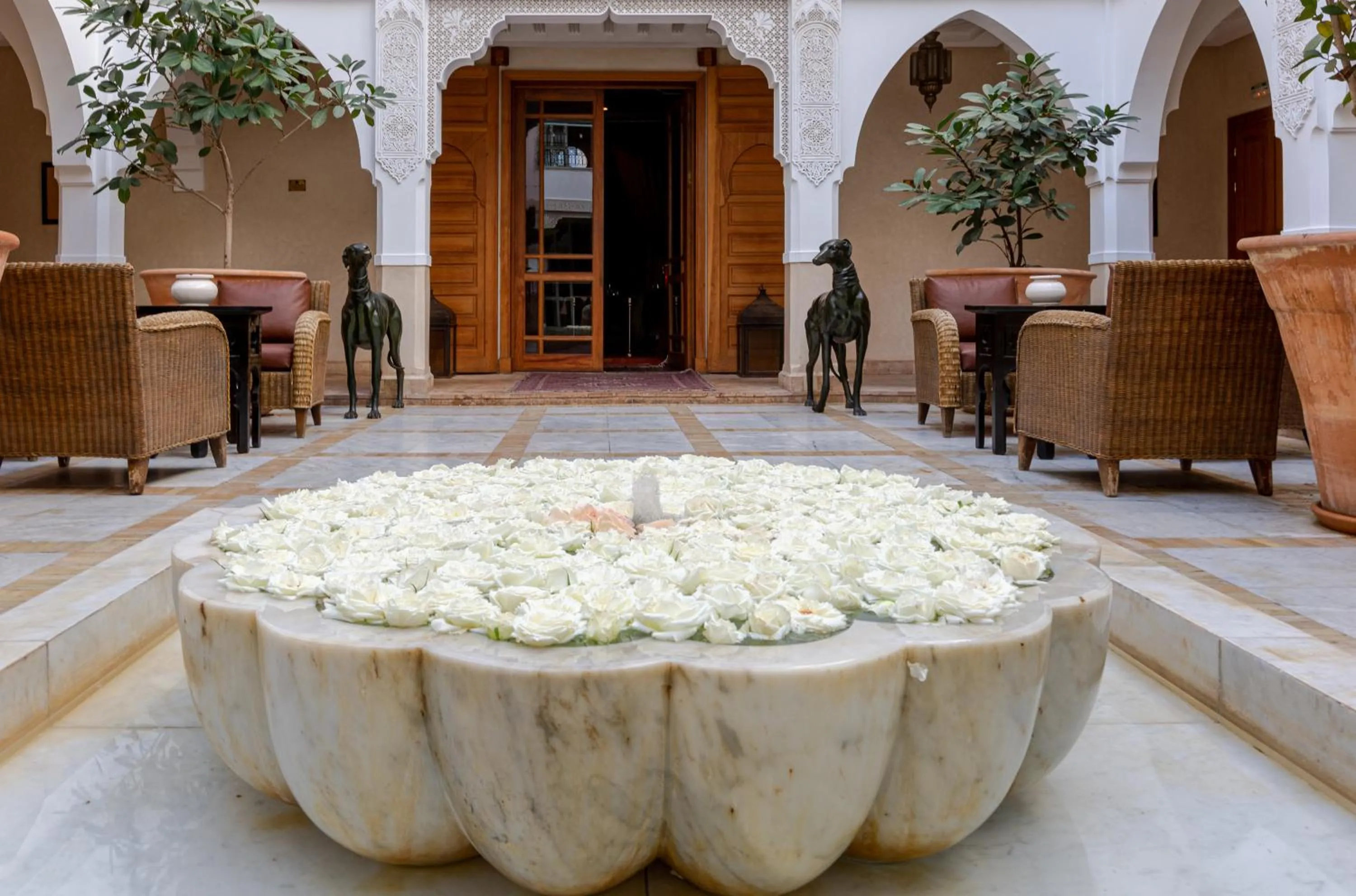 Property building in Le Riad Villa Blanche