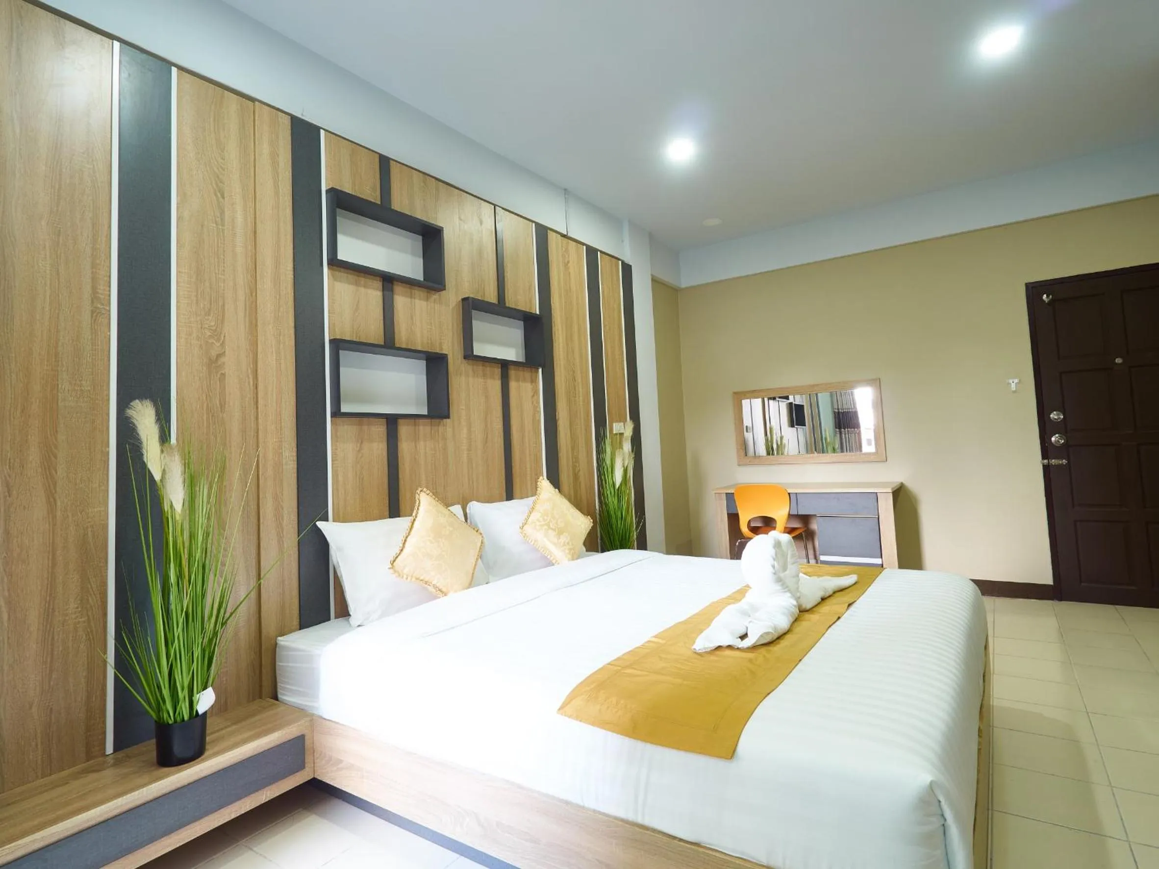 Bedroom, Bed in Supreme Place SHA Plus