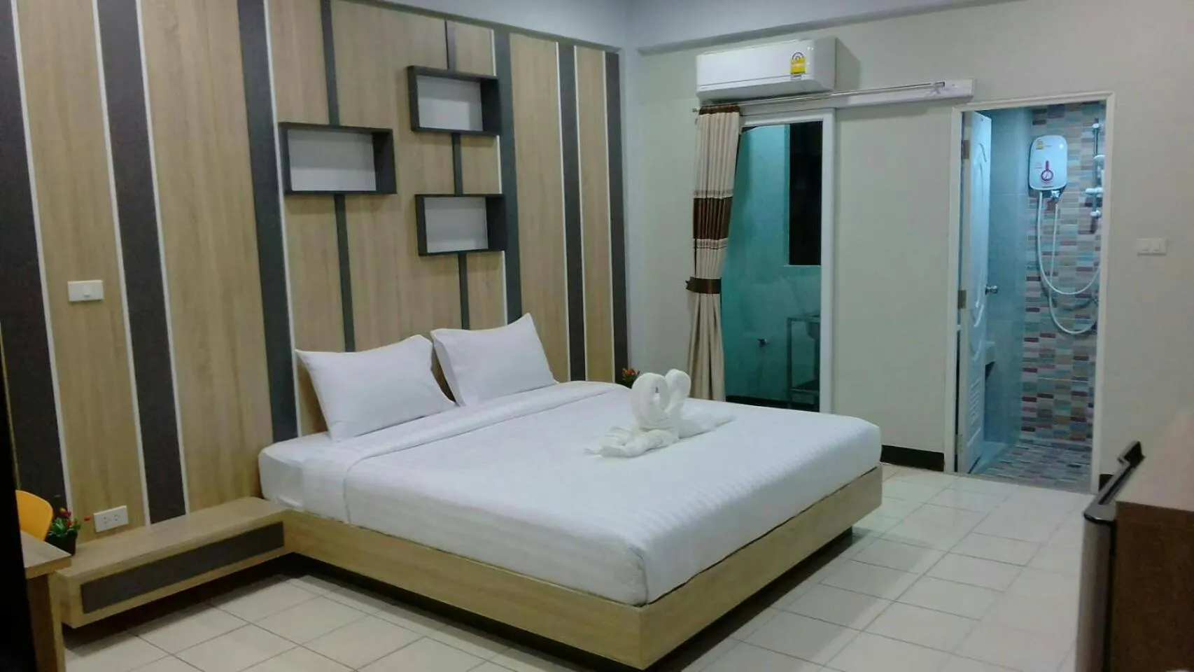 Bedroom, Bed in Supreme Place SHA Plus