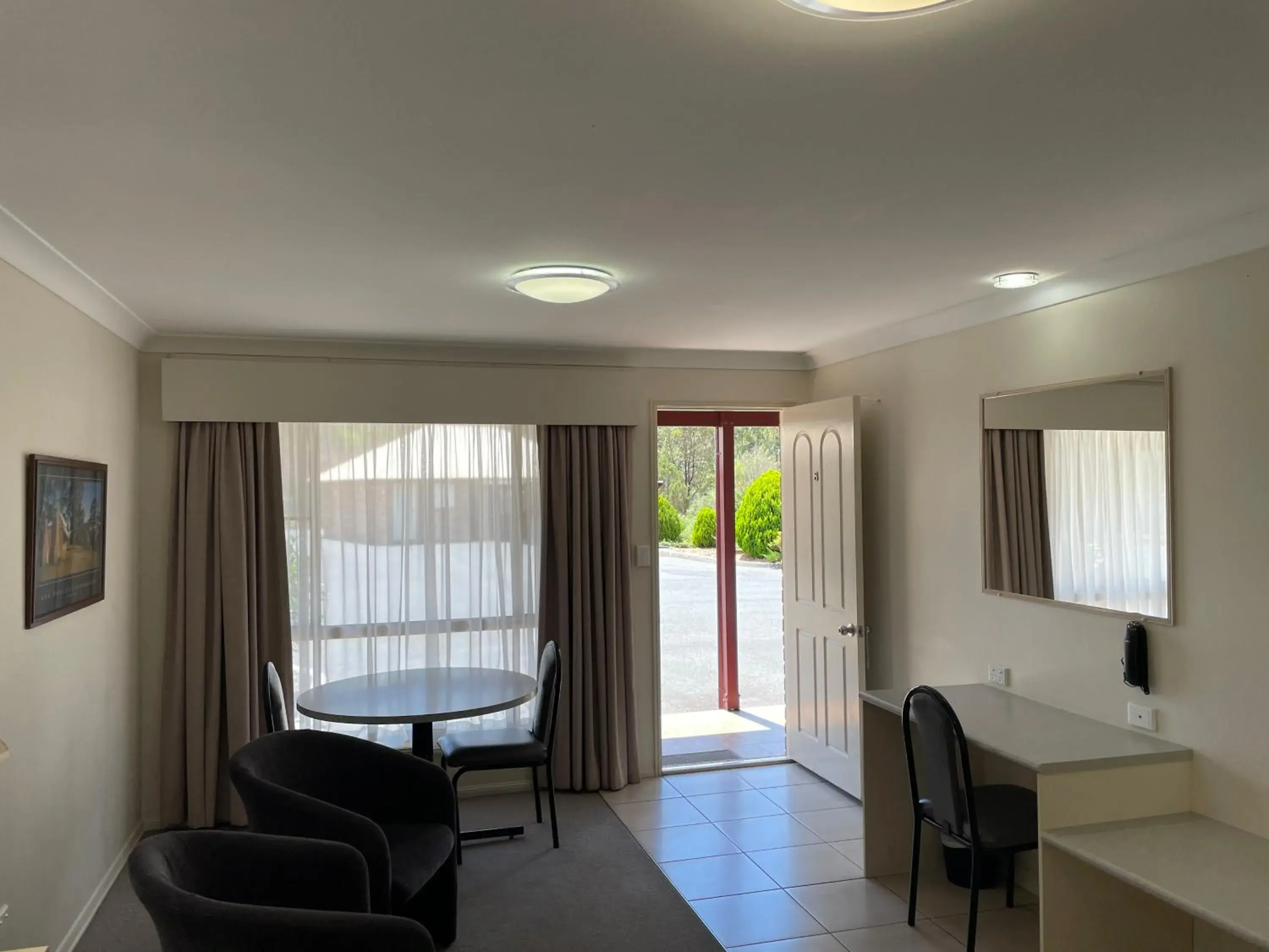 Queen Room in Crows Nest Motel Queen Room in Crows Nest Motel