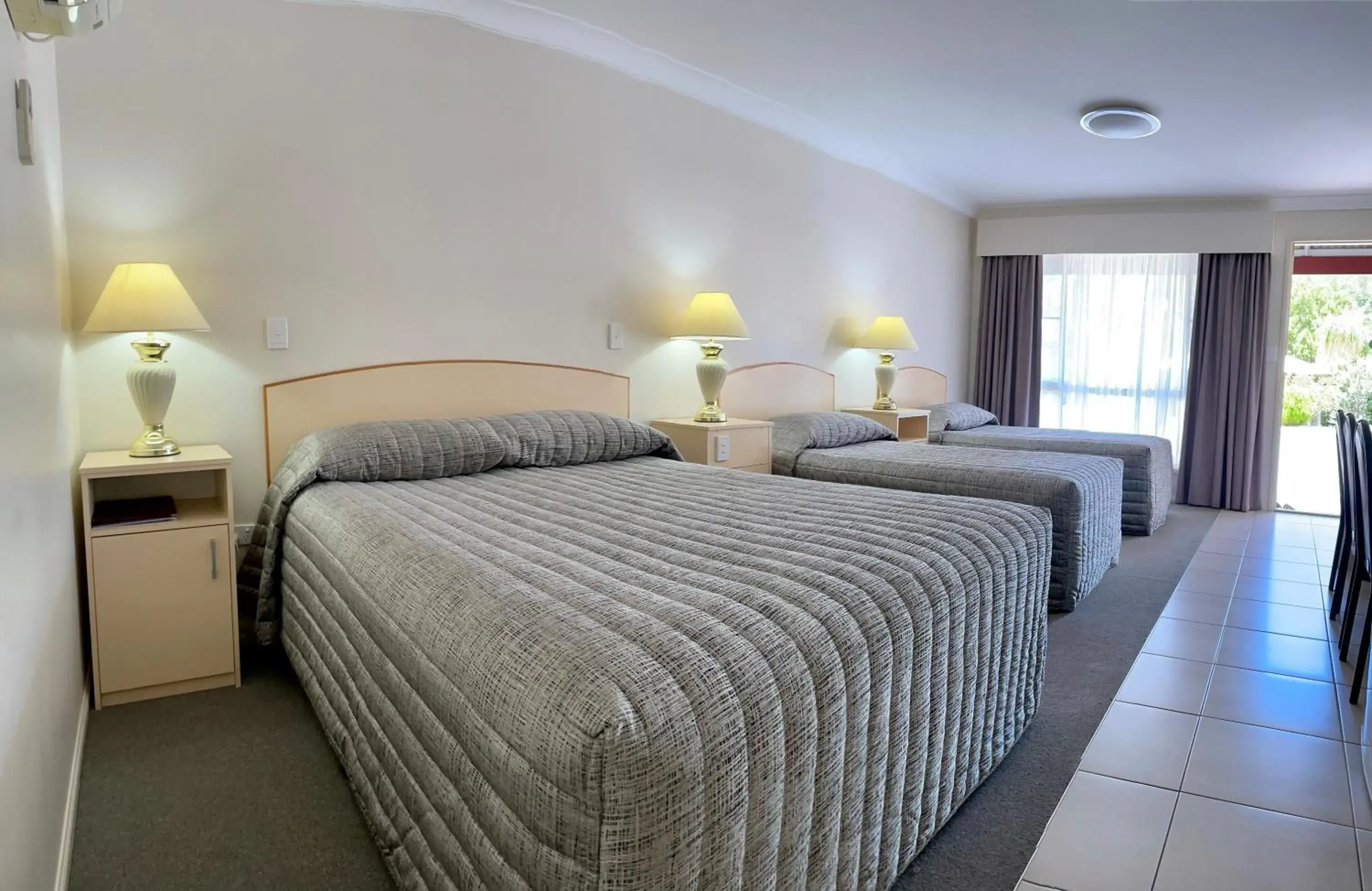 Family Room in Crows Nest Motel Family Room in Crows Nest Motel