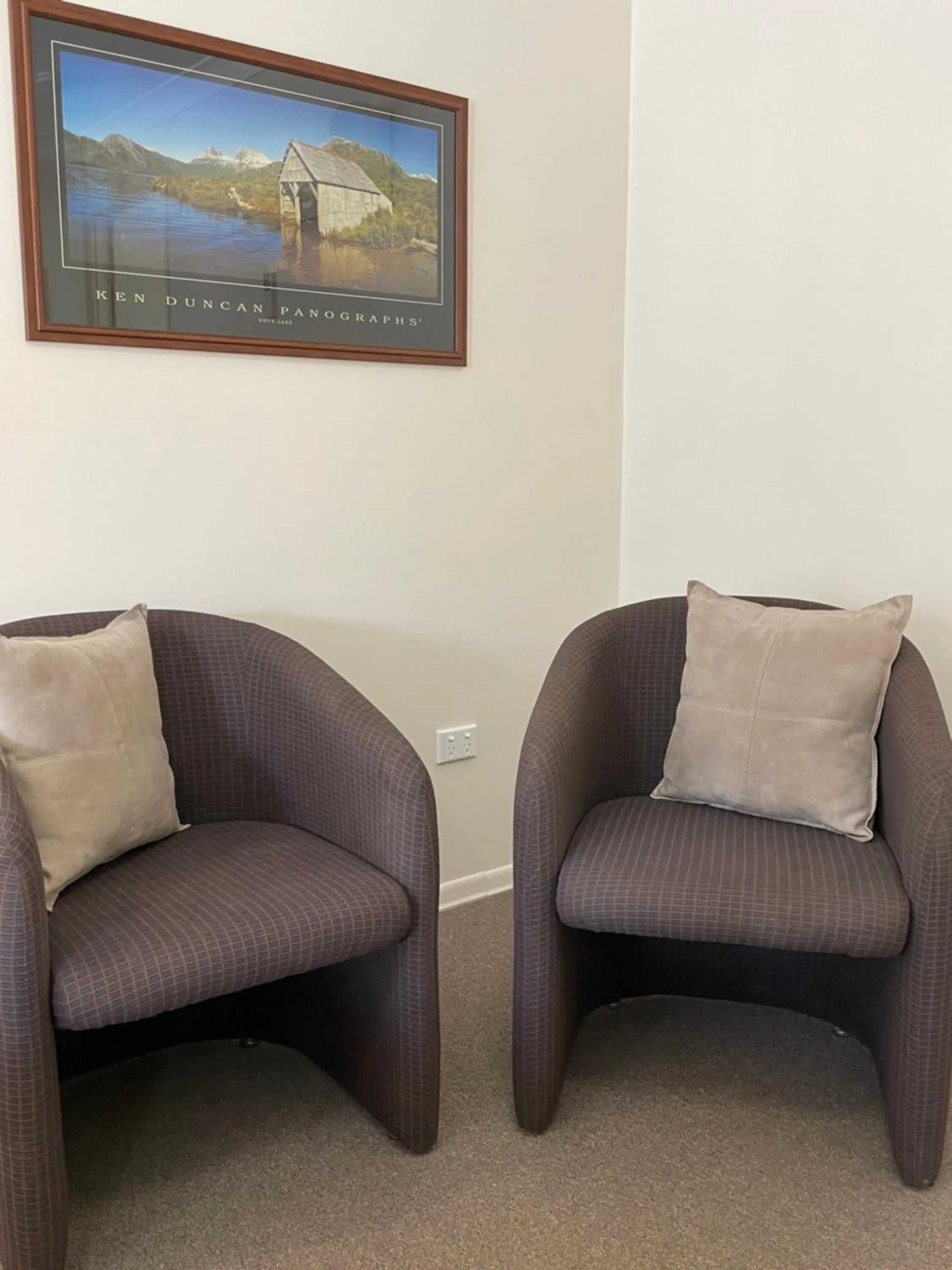 Seating area in Crows Nest Motel