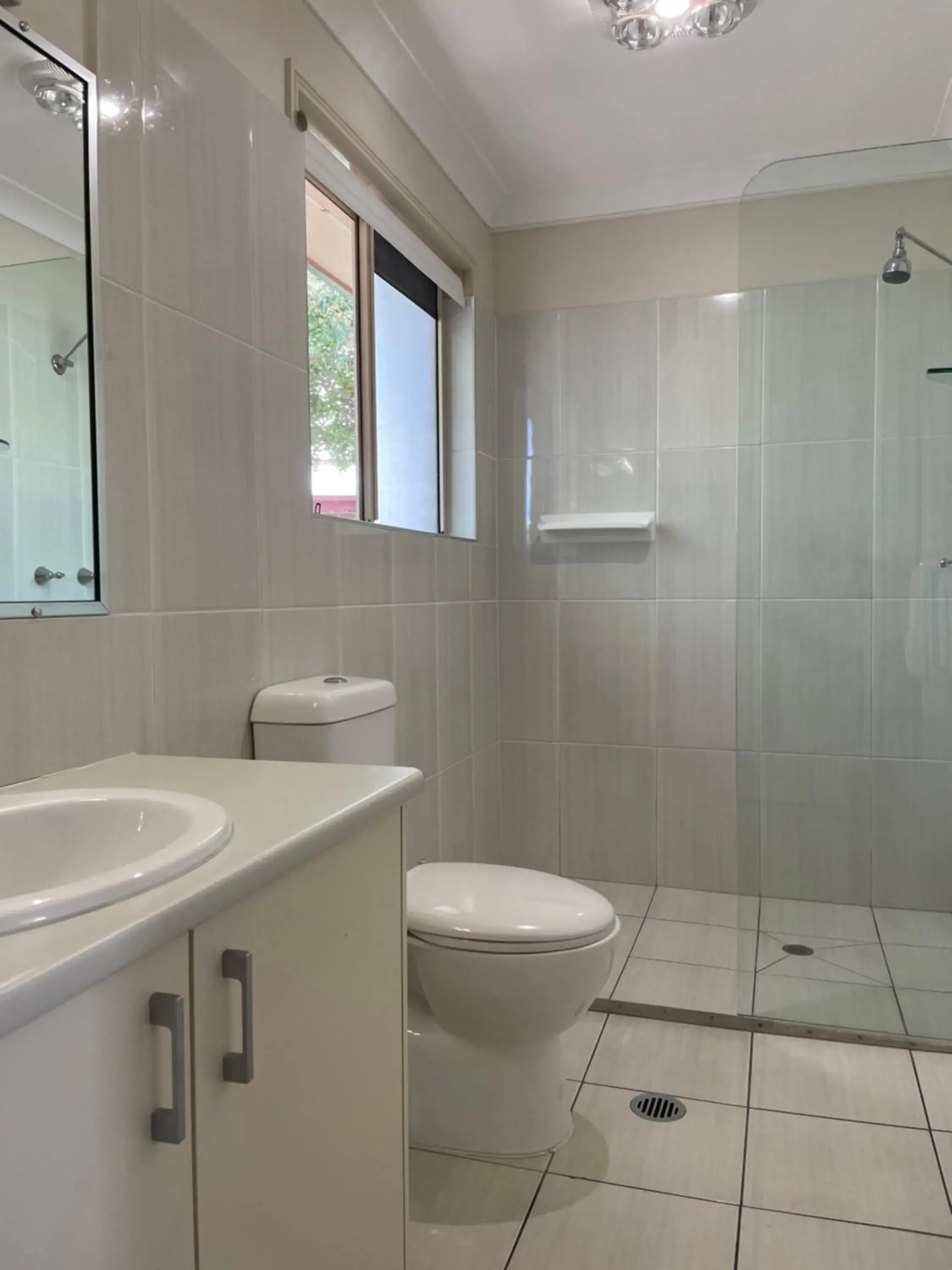 Family Room in Crows Nest Motel Family Room in Crows Nest Motel