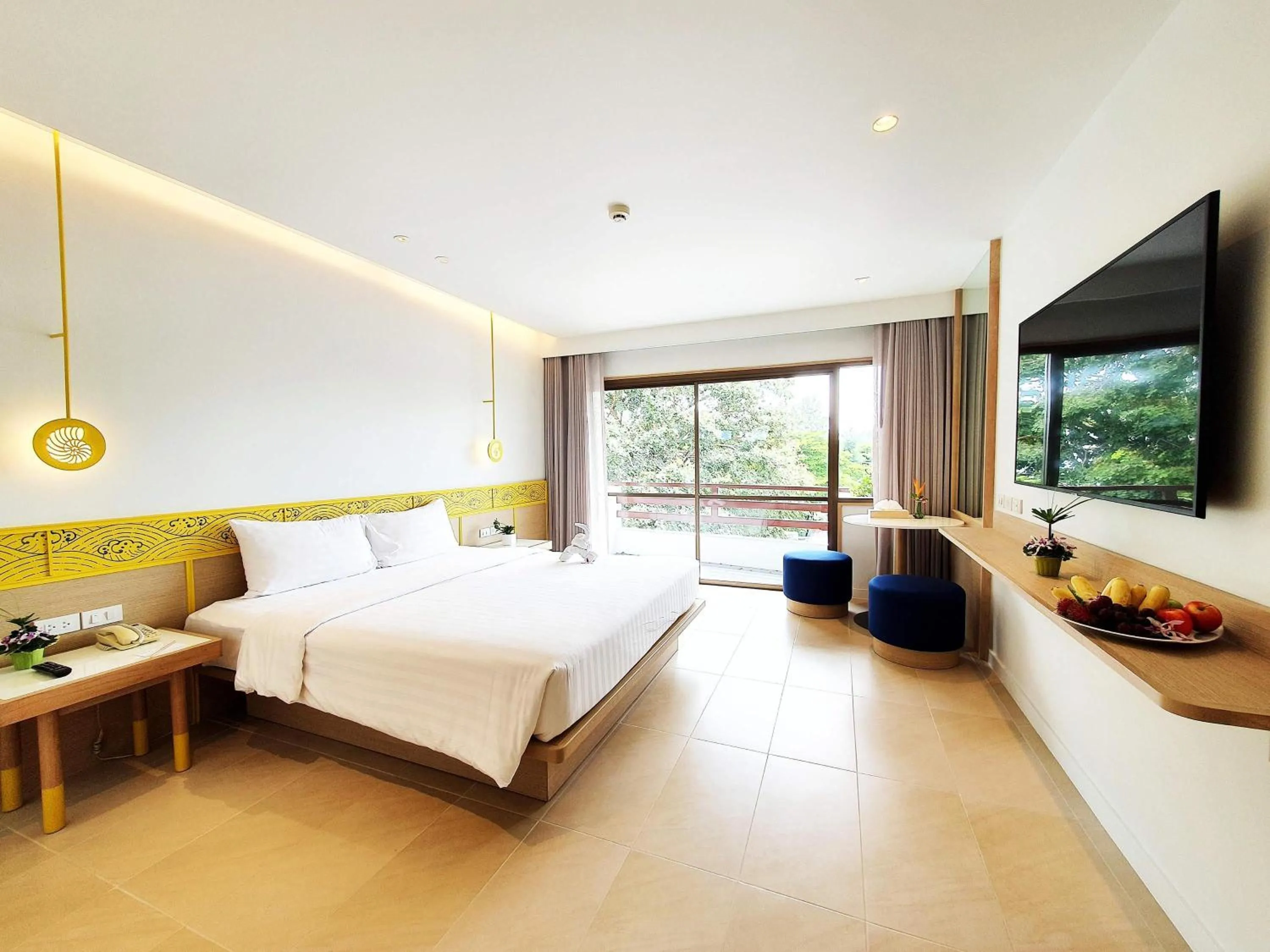 Bedroom, Bed in Novotel Rayong Rim Pae Resort