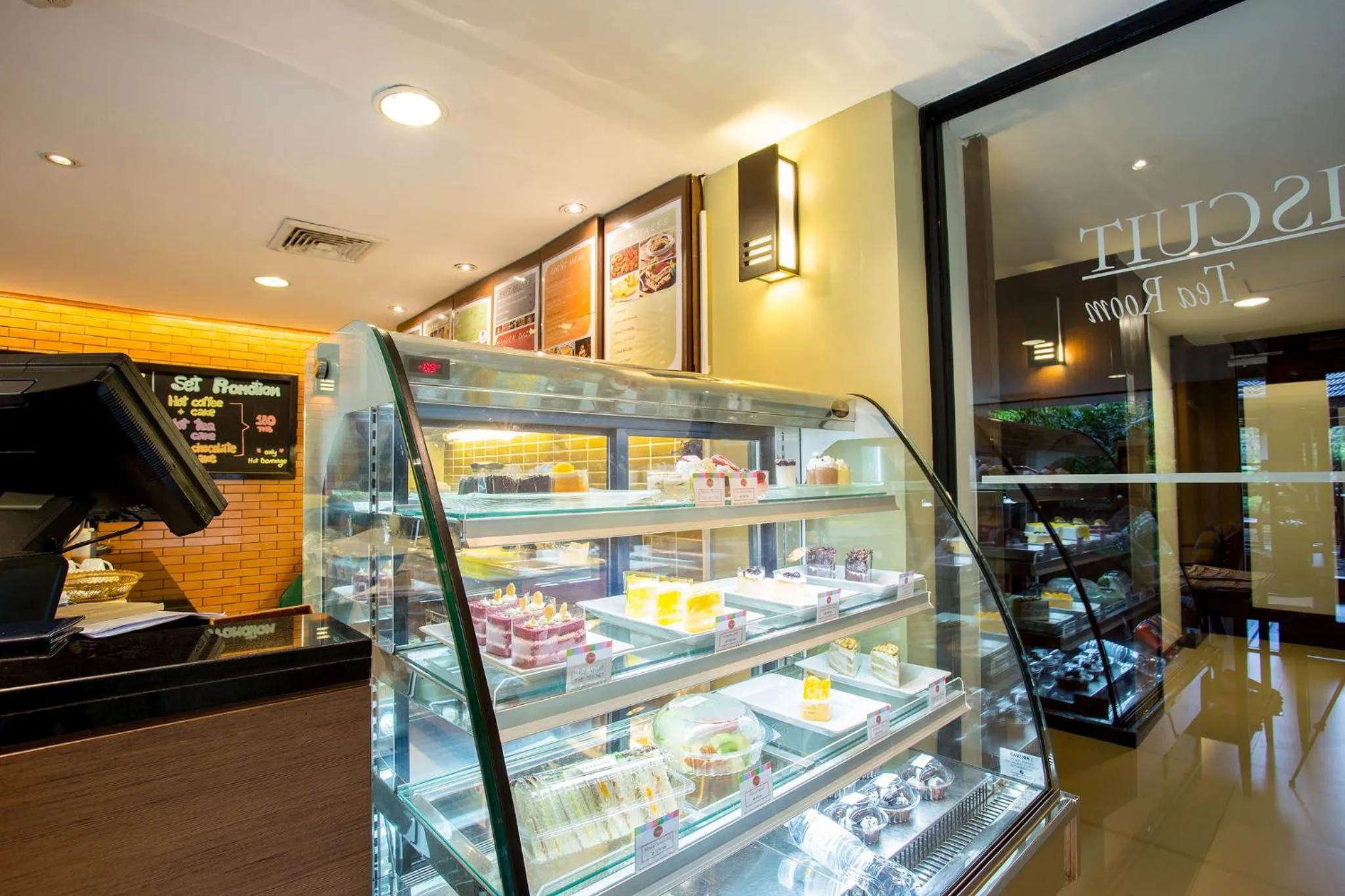 Food and drinks in Novotel Rayong Rim Pae Resort