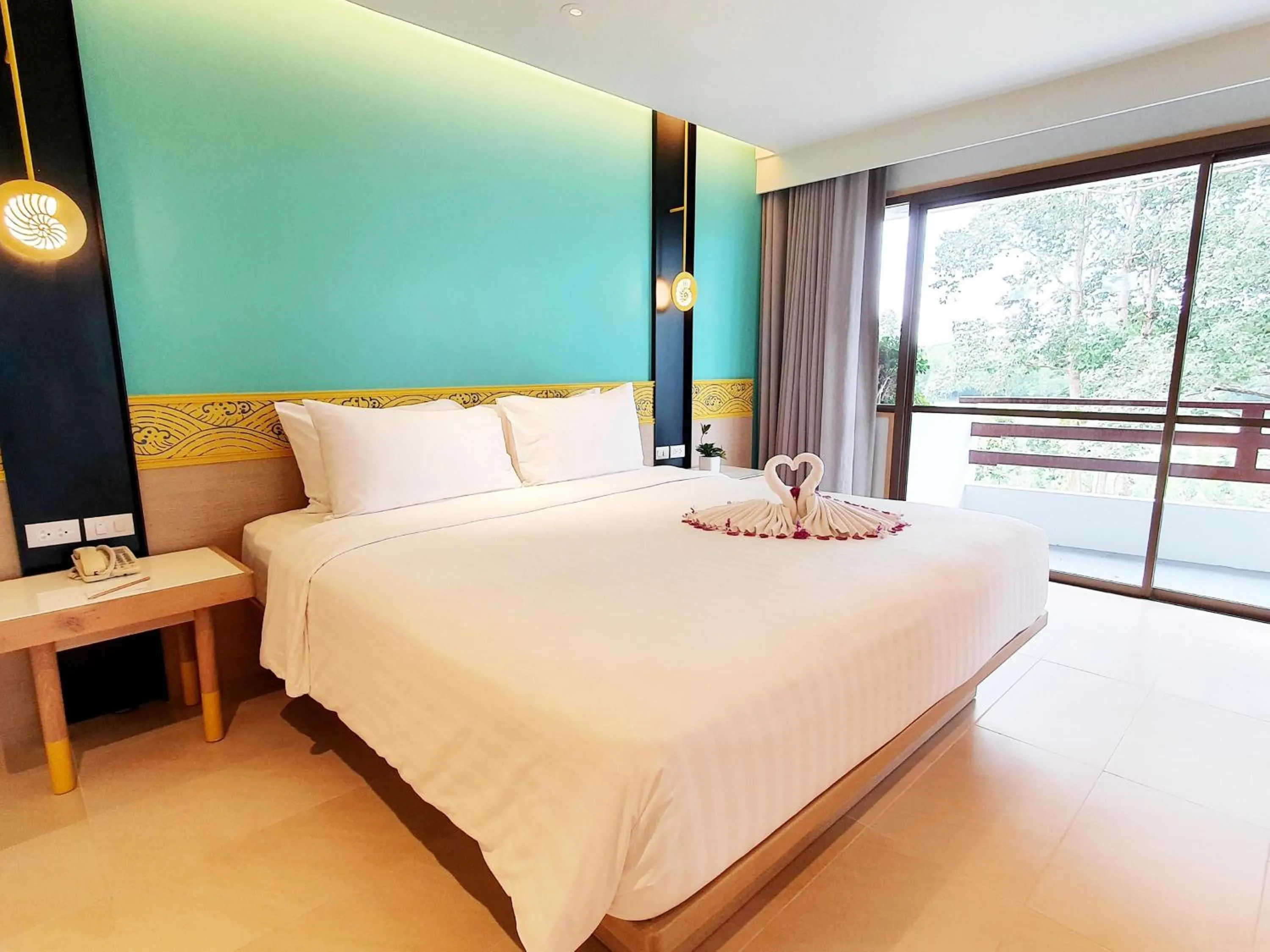 Bedroom, Bed in Novotel Rayong Rim Pae Resort
