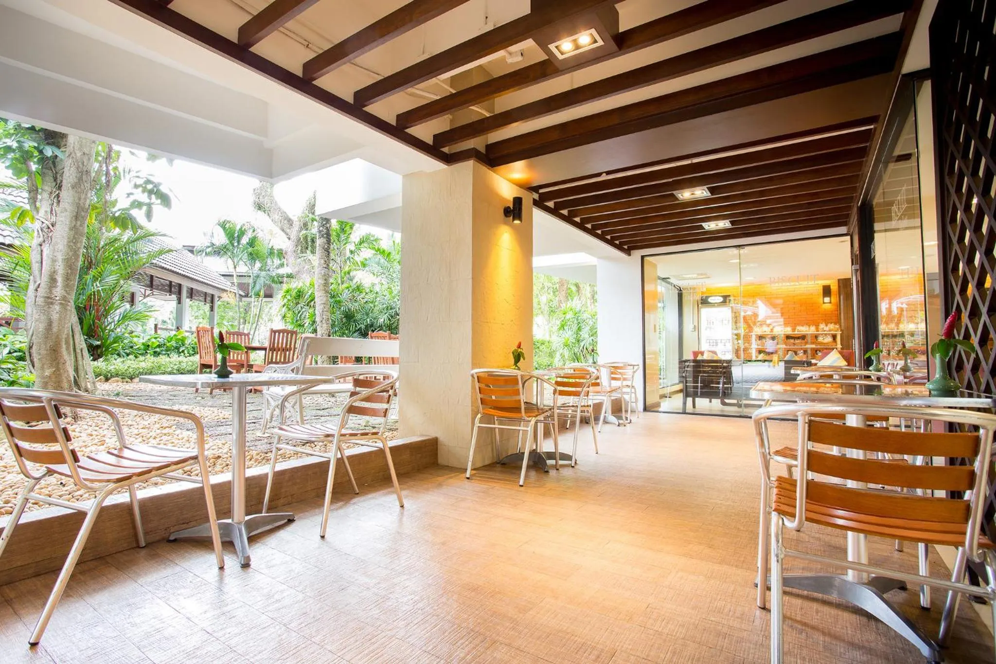 Restaurant/places to eat in Novotel Rayong Rim Pae Resort