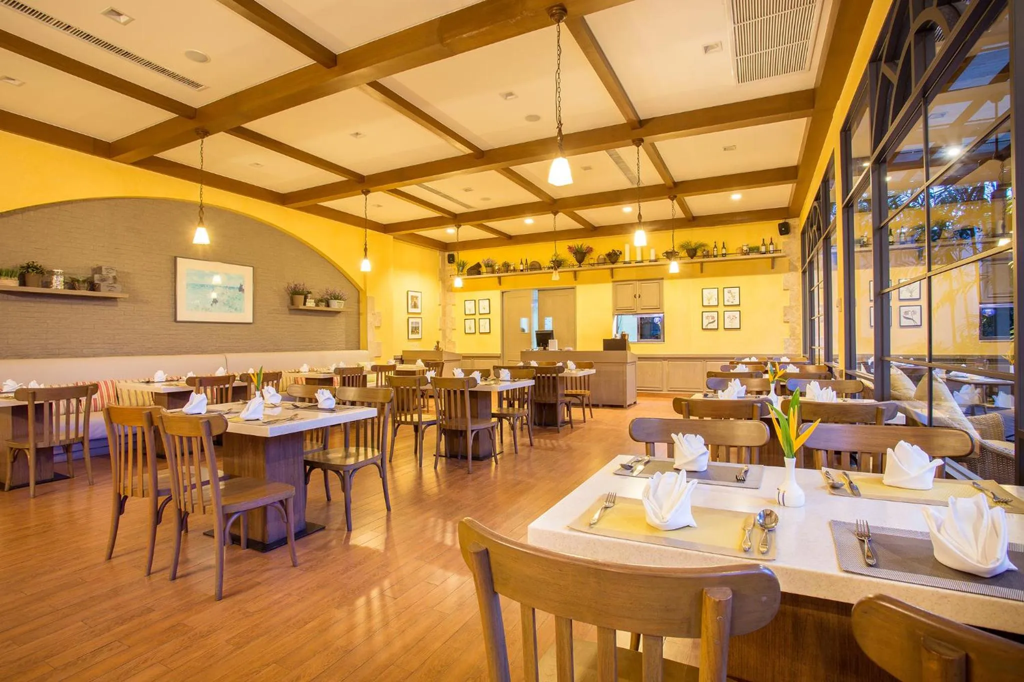 Restaurant/places to eat in Novotel Rayong Rim Pae Resort