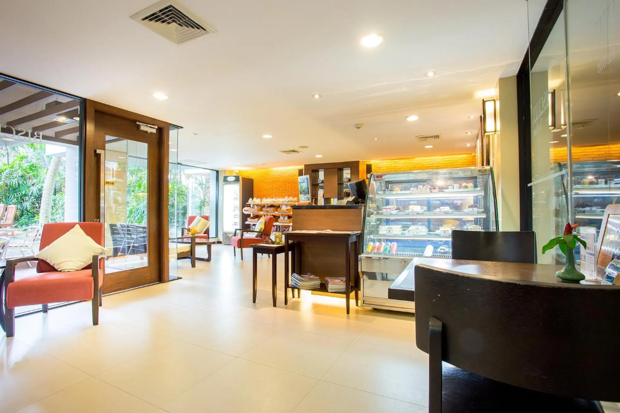 Food and drinks in Novotel Rayong Rim Pae Resort