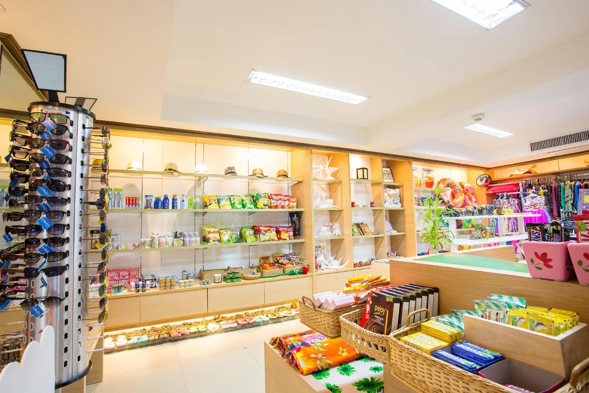Supermarket/grocery shop in Novotel Rayong Rim Pae Resort