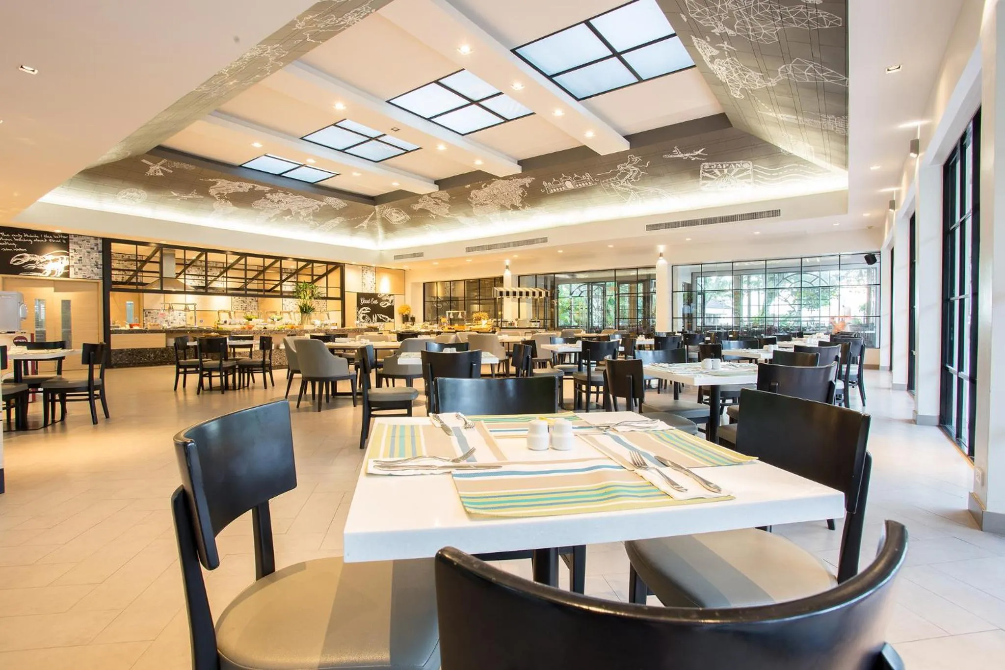 Restaurant/places to eat in Novotel Rayong Rim Pae Resort