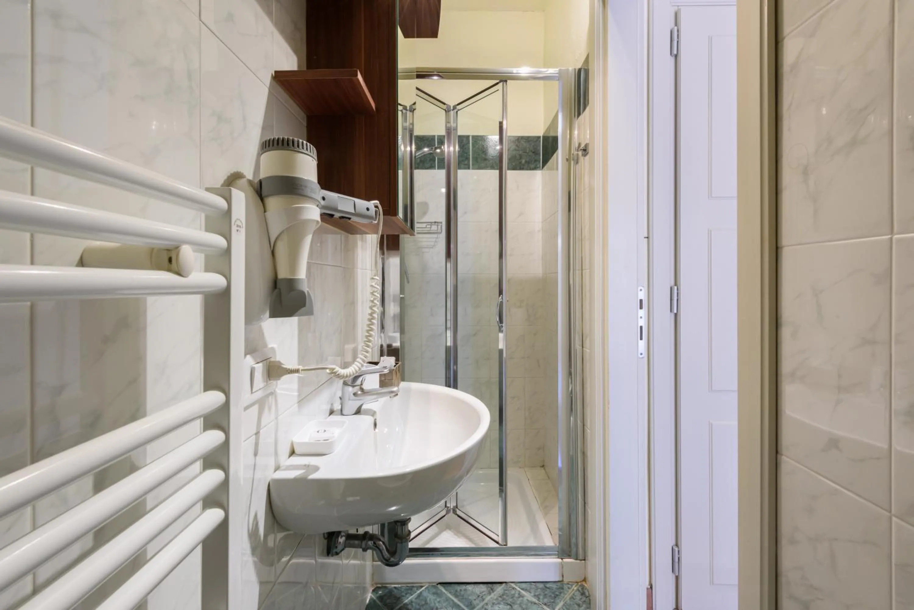 Shower in B&B Soggiorno Battistero