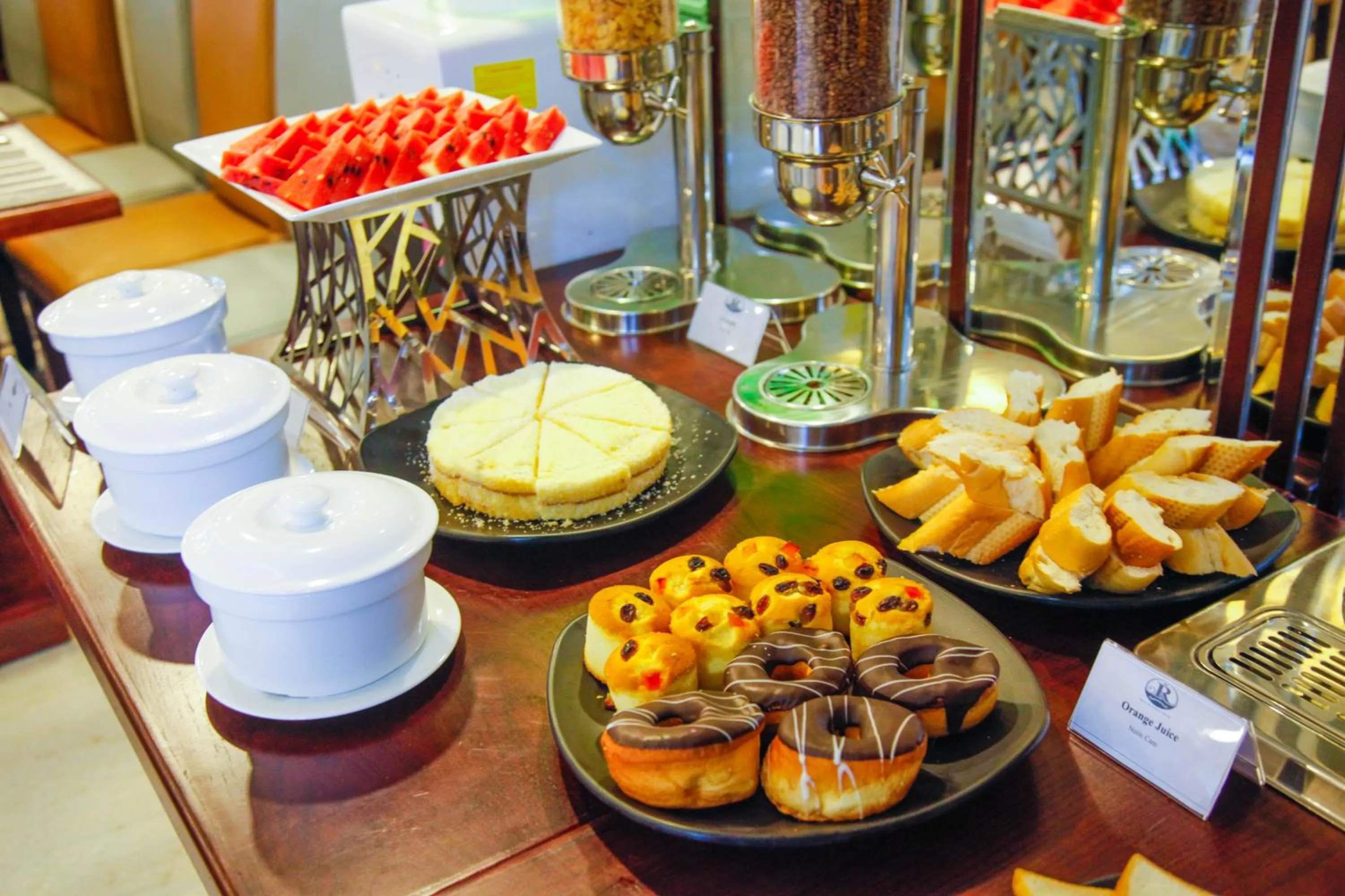 Restaurant/places to eat in Ritzy Boutique Hotel Da Nang Beach