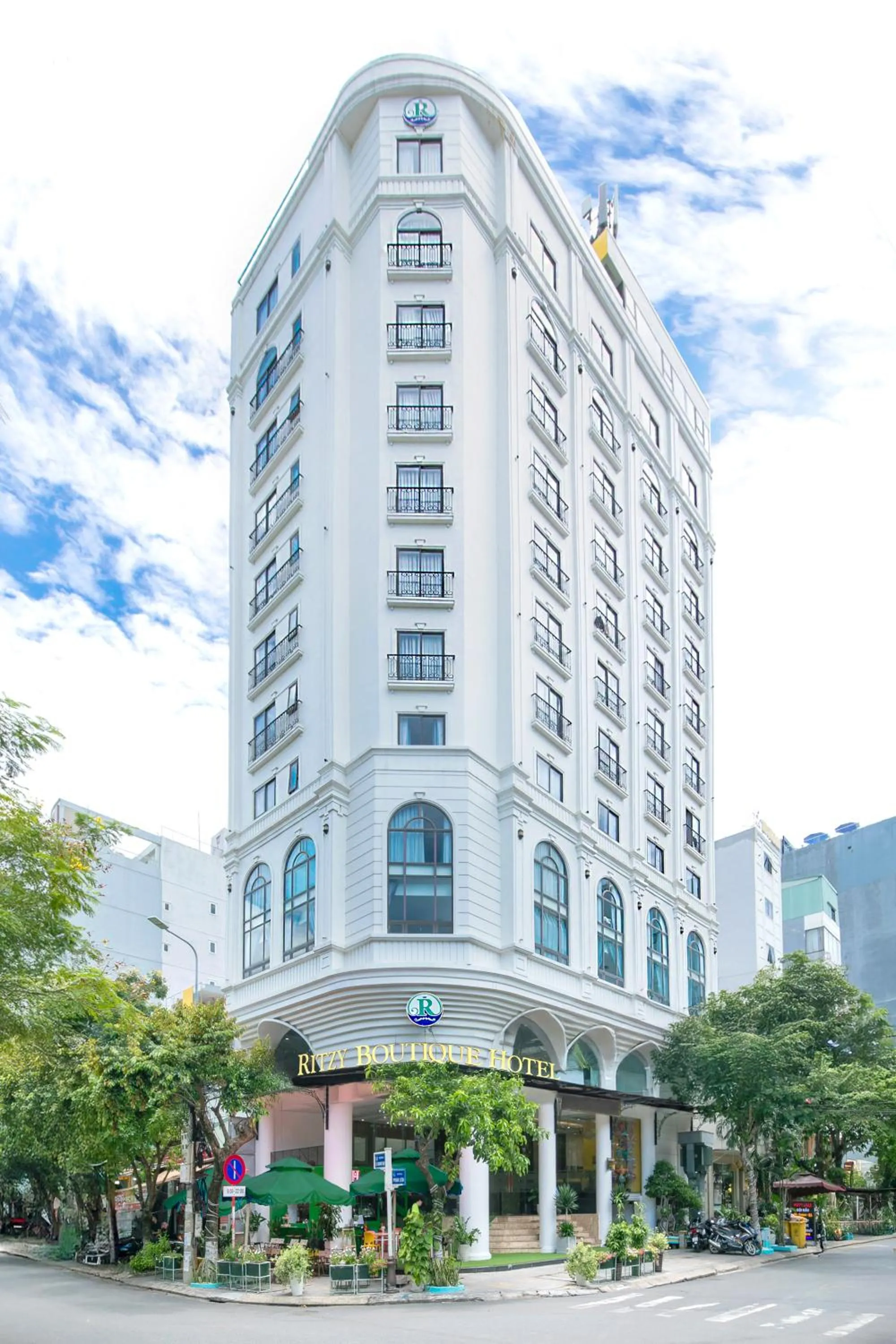 Property building in Ritzy Boutique Hotel Da Nang Beach