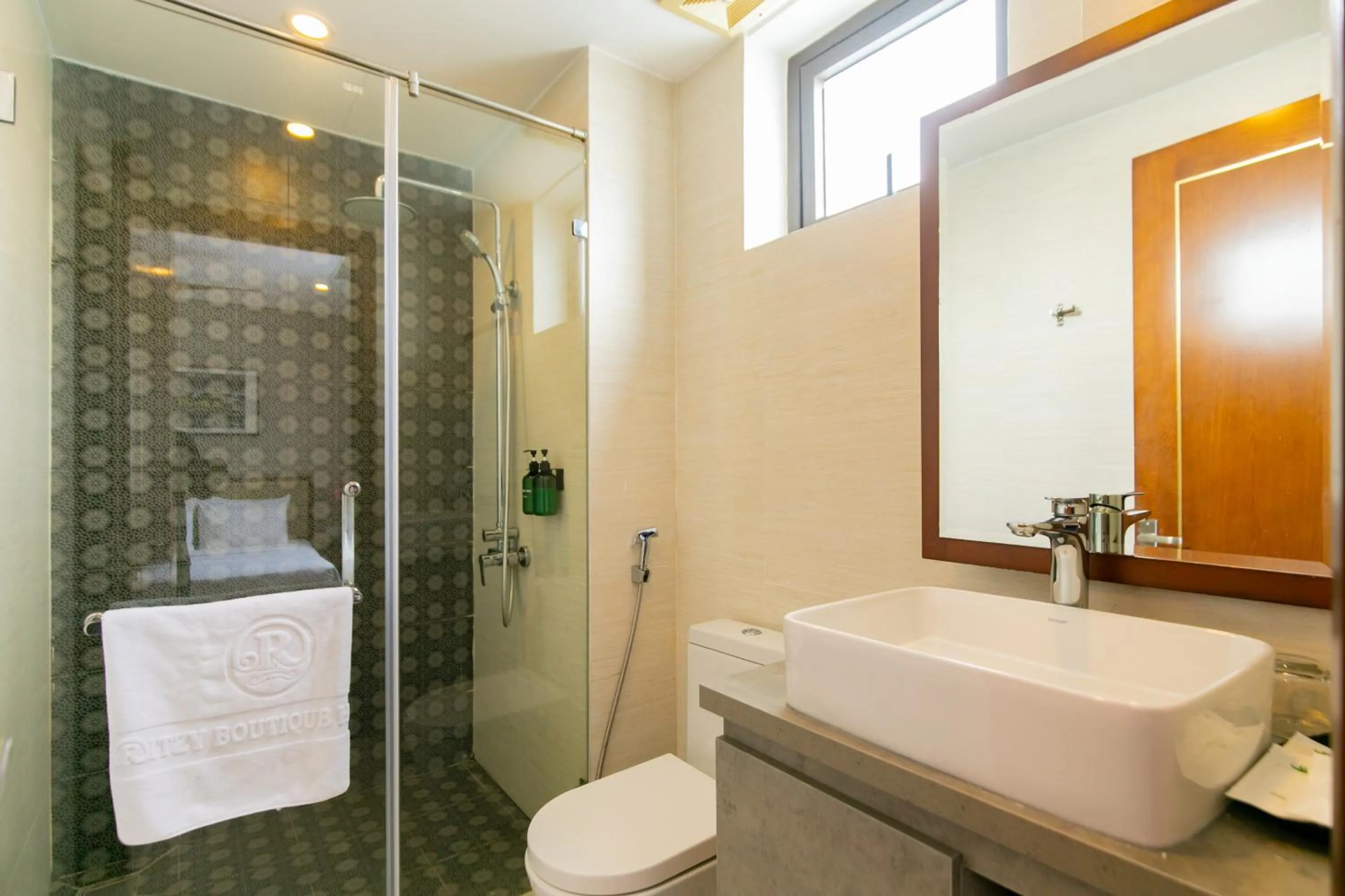Bathroom in Ritzy Boutique Hotel Da Nang Beach