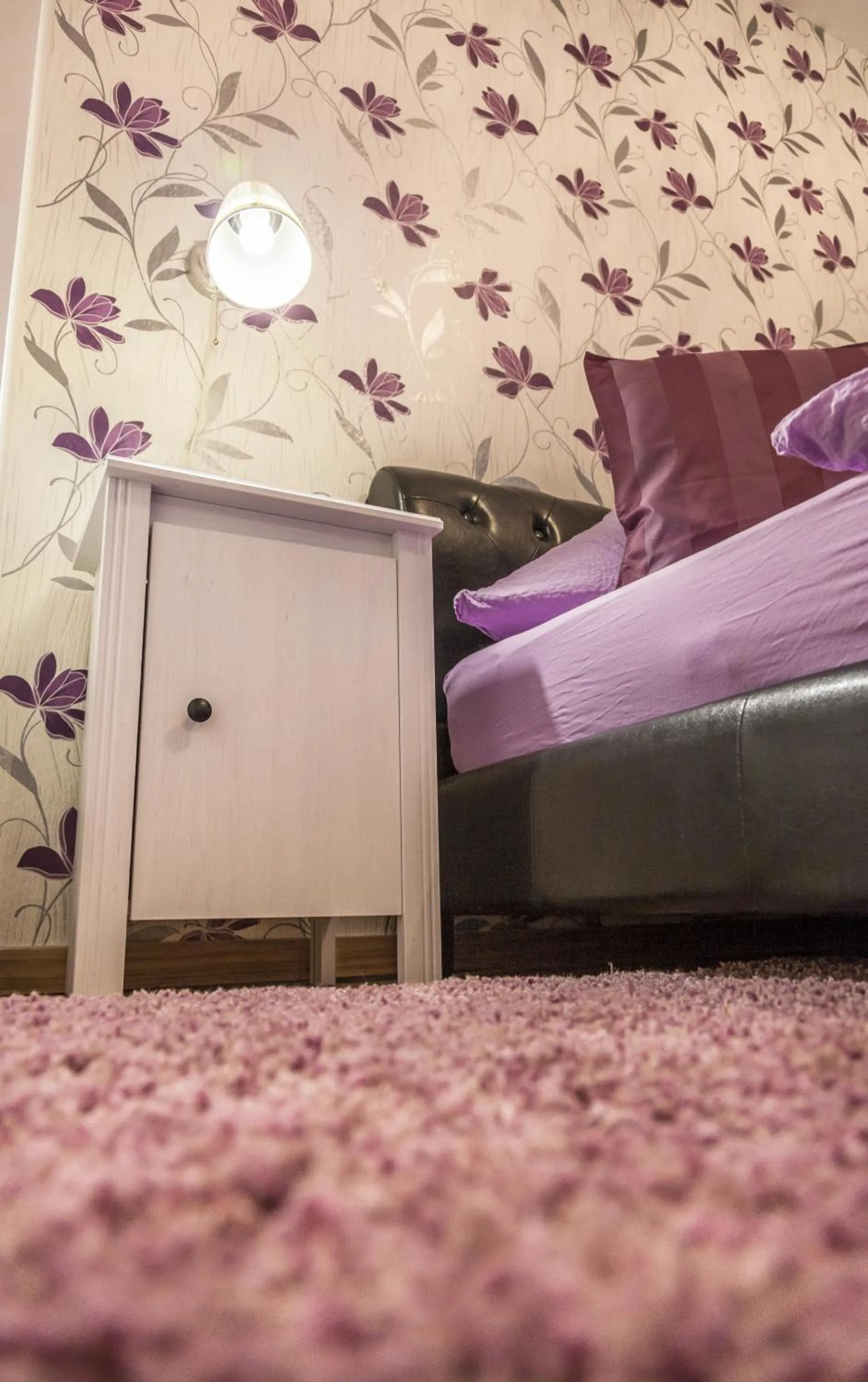 Decorative detail, Bed in Hotel-Gasthof Wilder Mann