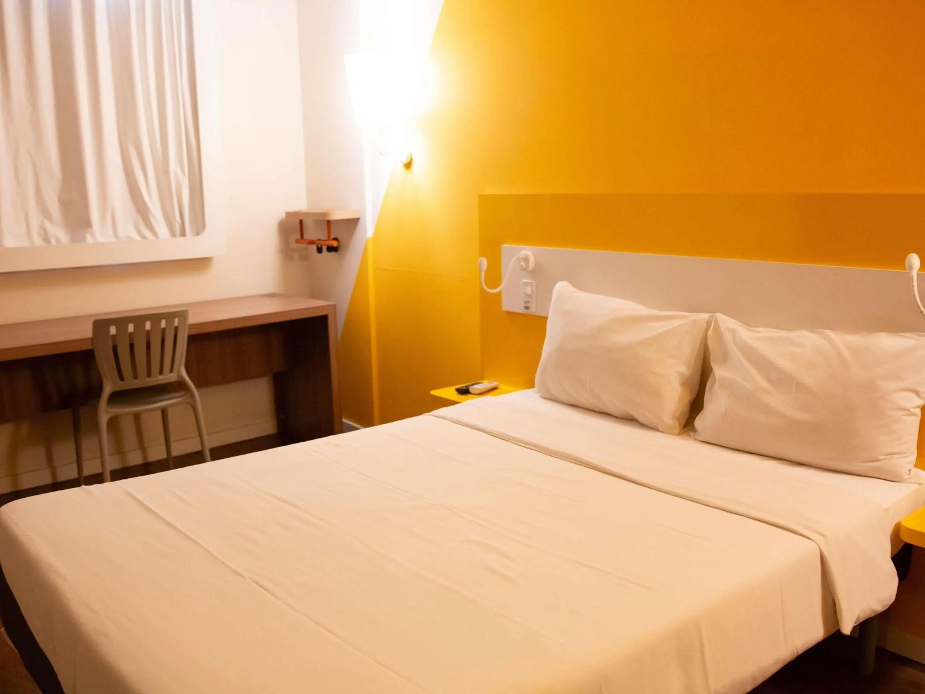 Business facilities, Bed in ibis budget Muriae