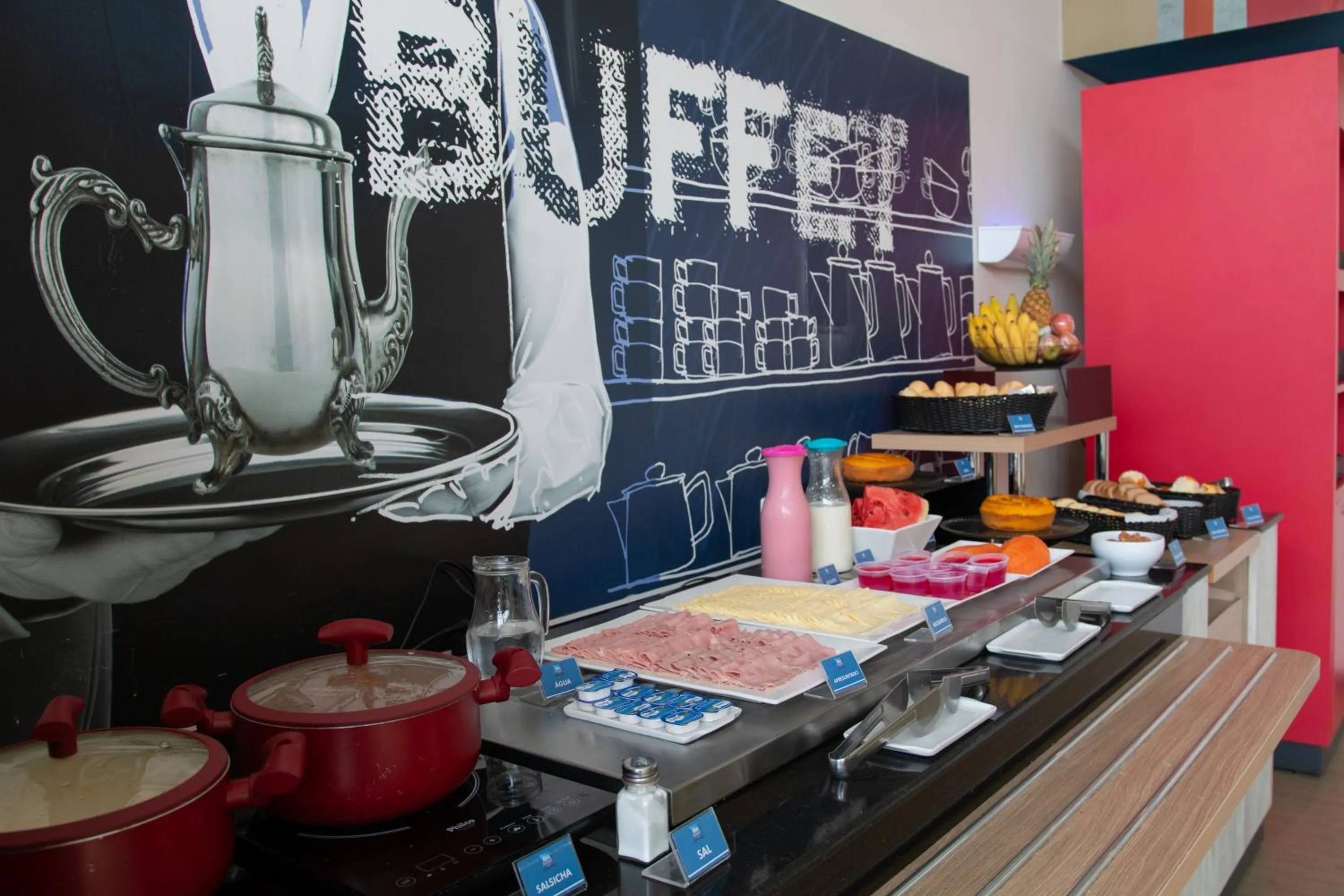 Food and drinks in ibis budget Muriae