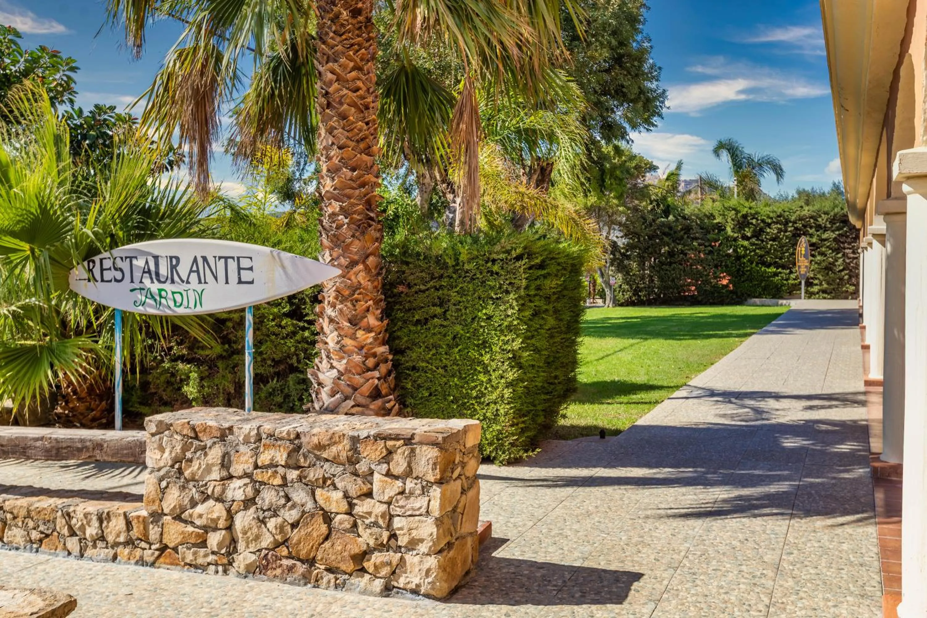 Garden in Hotel Copacabana Tarifa Beach