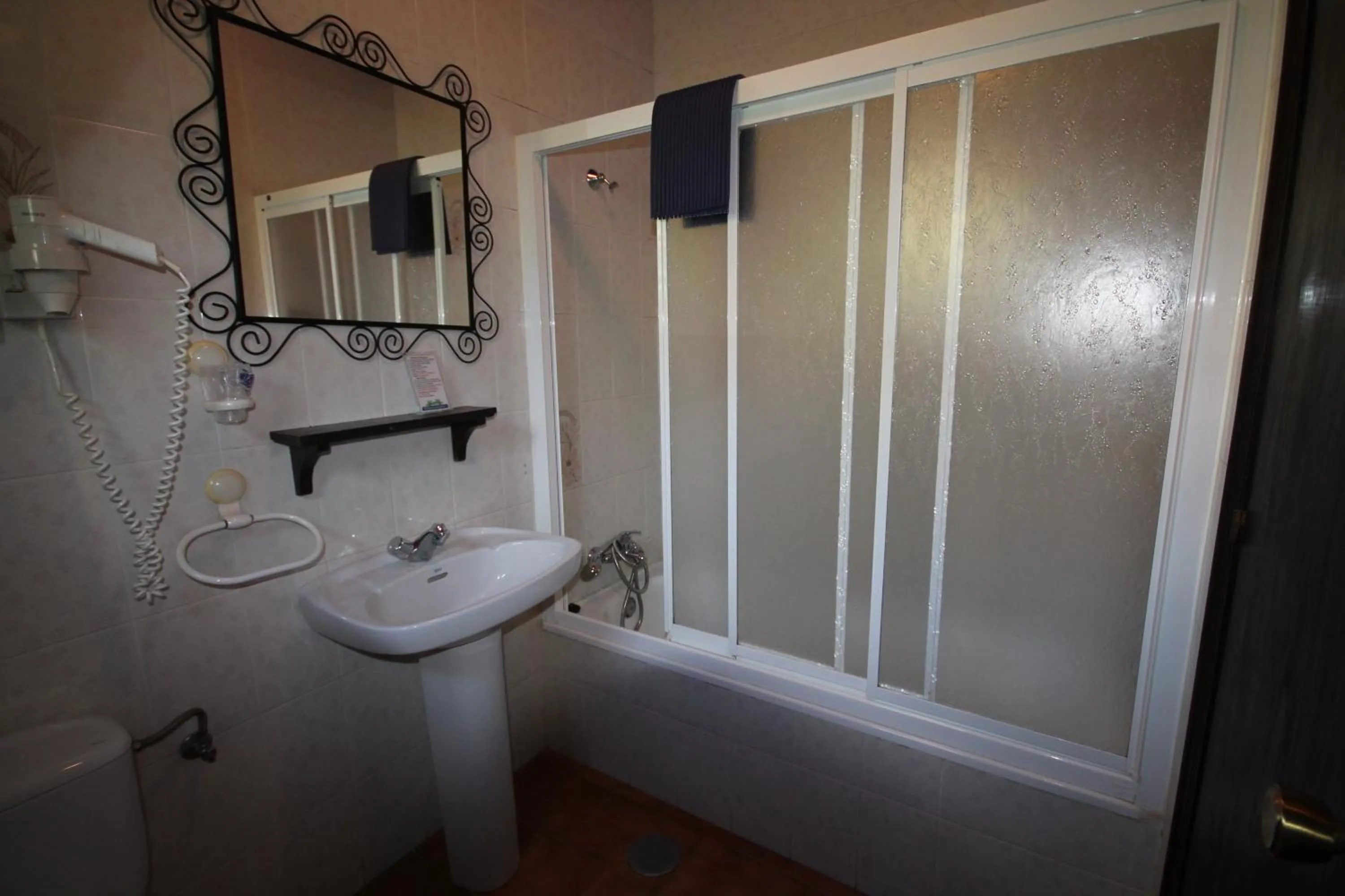 Bathroom in Hotel Copacabana Tarifa Beach