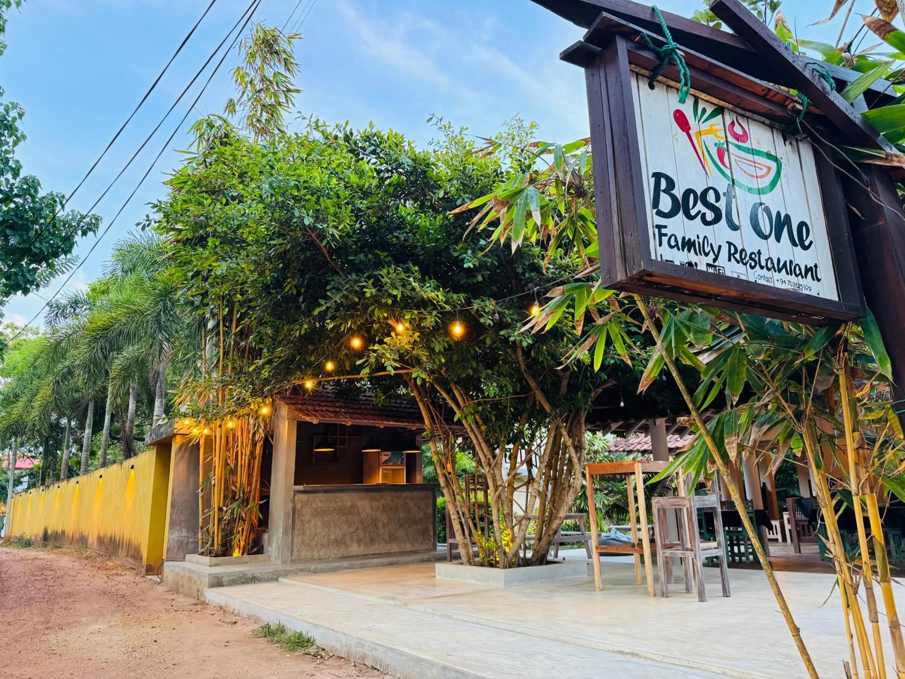 Restaurant/places to eat in Green turtle