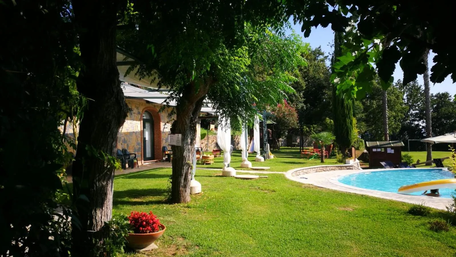 Garden in Residenza Giancesare Family Apartments