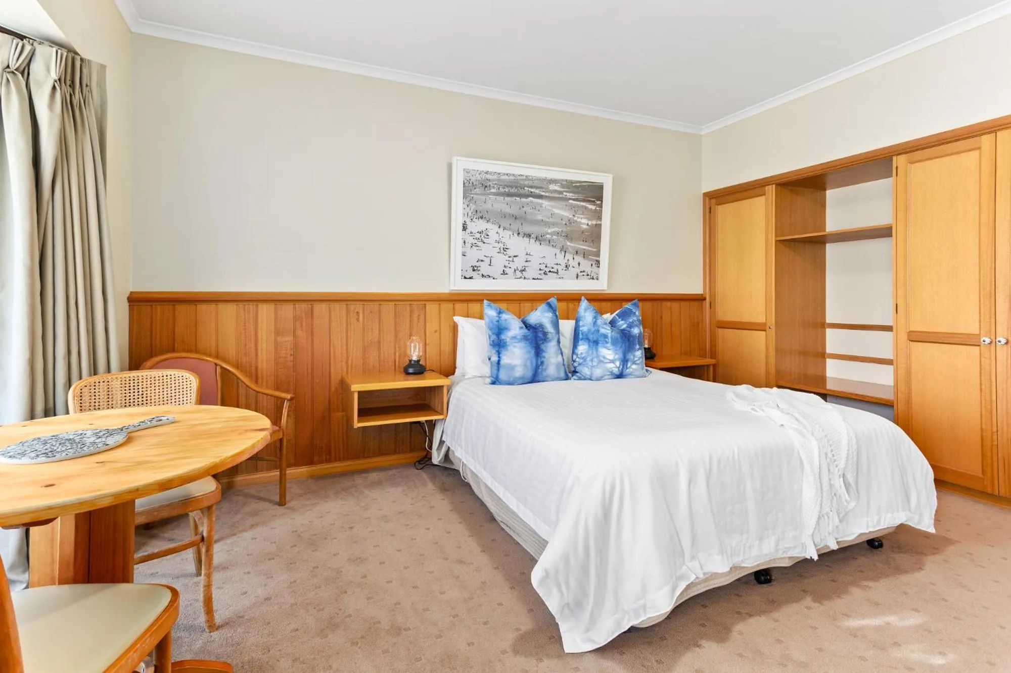 Bed in Anabel's of Scottsdale