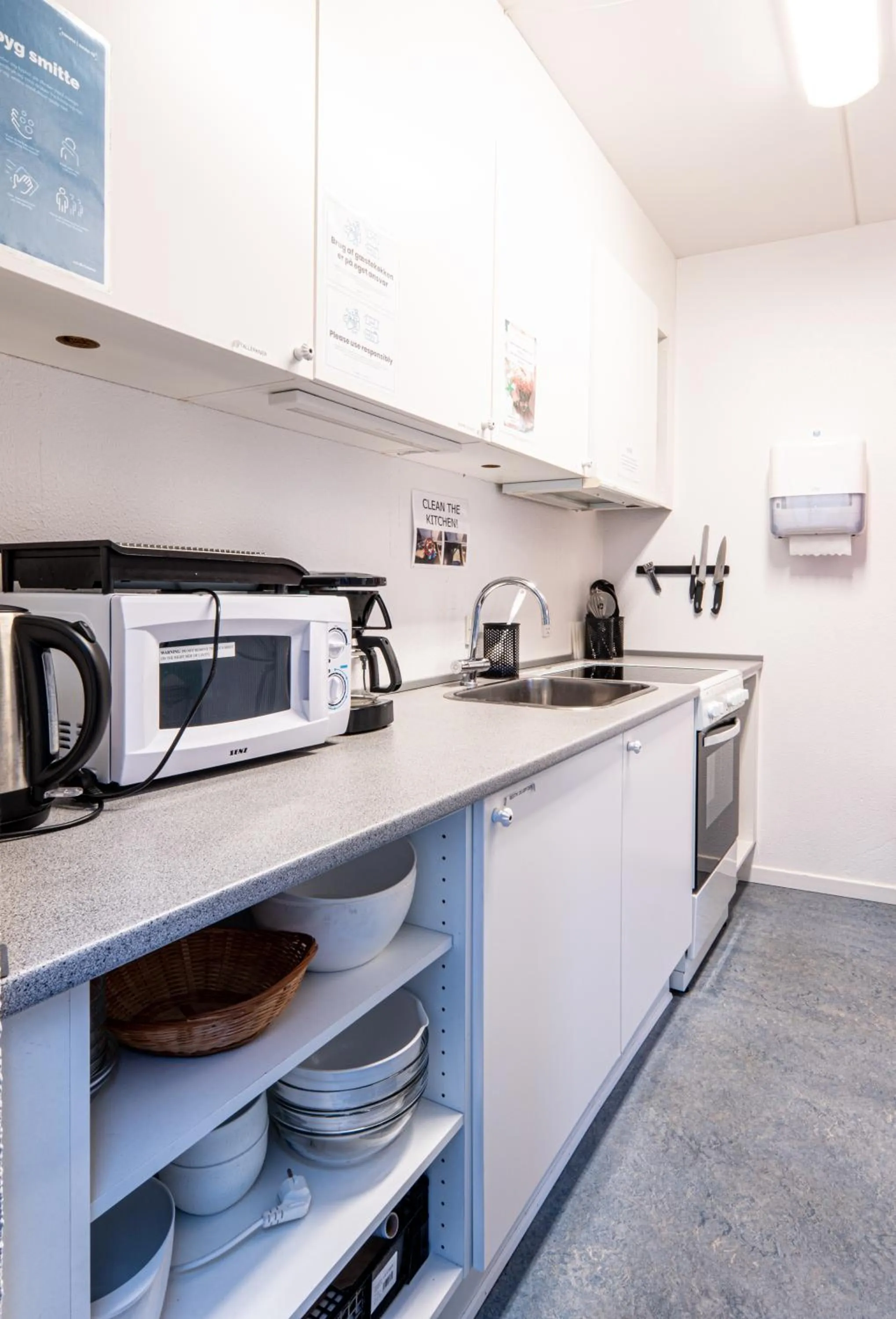 Kitchen or kitchenette in Danhostel Rønde