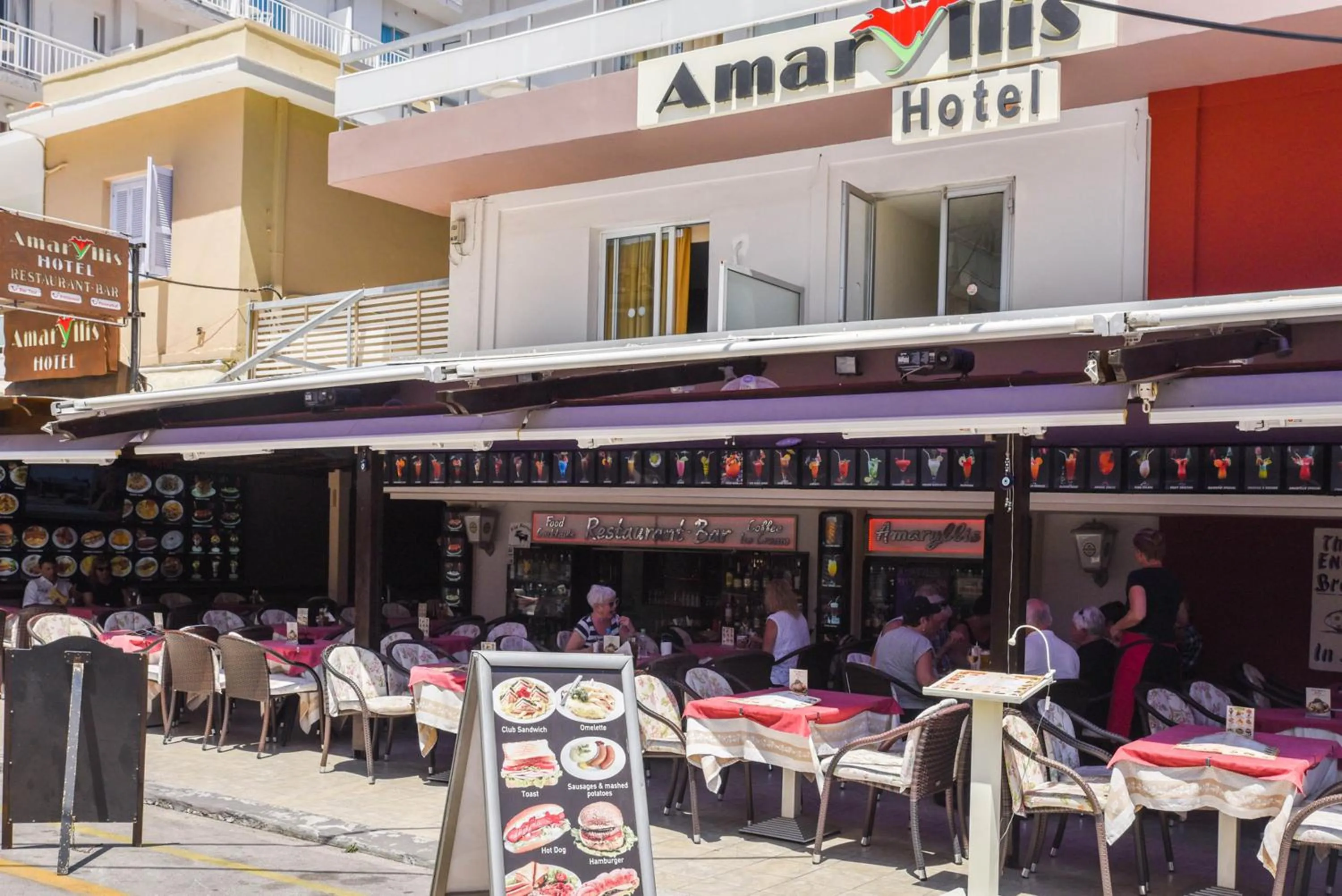 Restaurant/Places to Eat in Amaryllis Hotel
