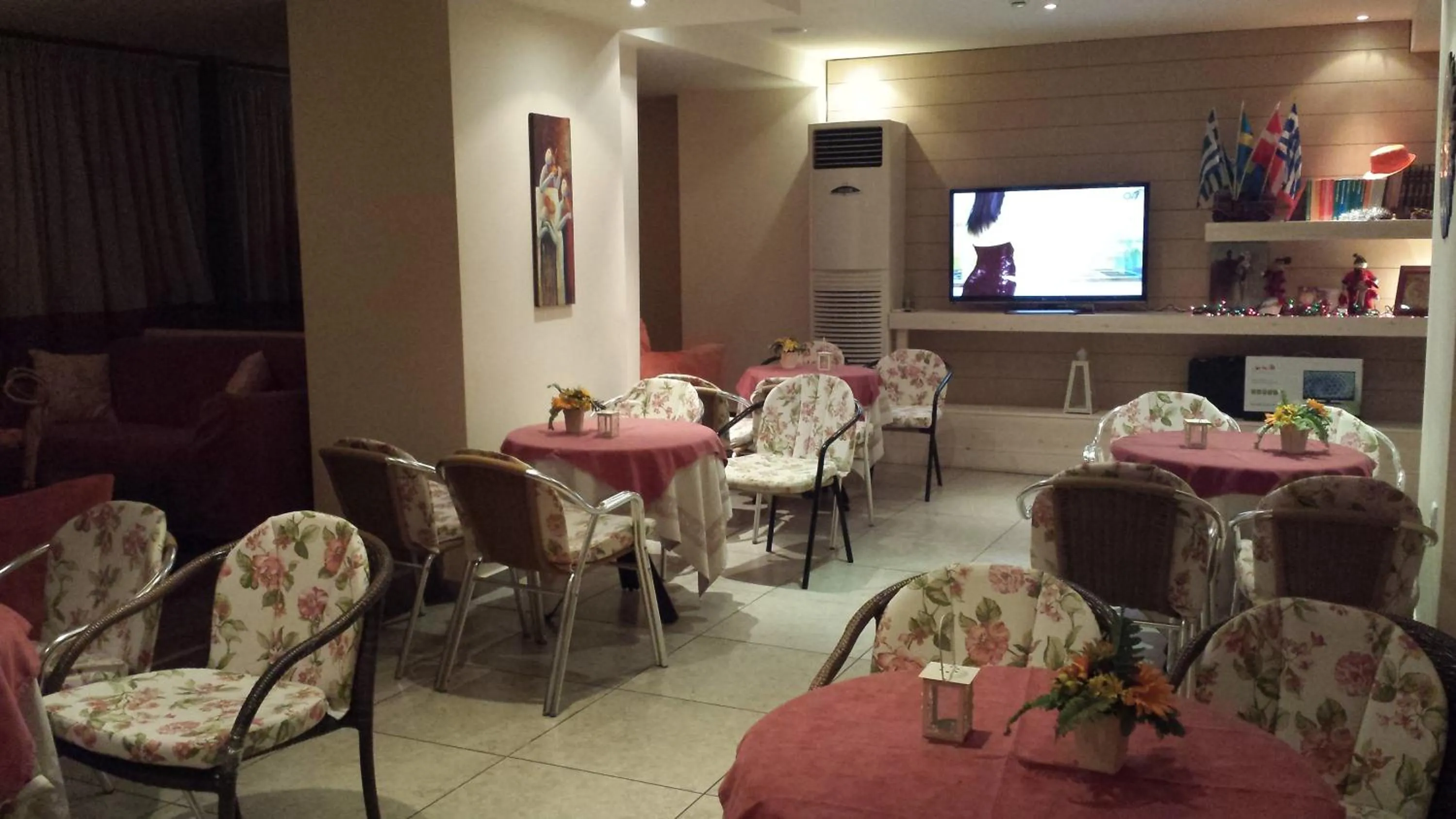 Restaurant/Places to Eat in Amaryllis Hotel