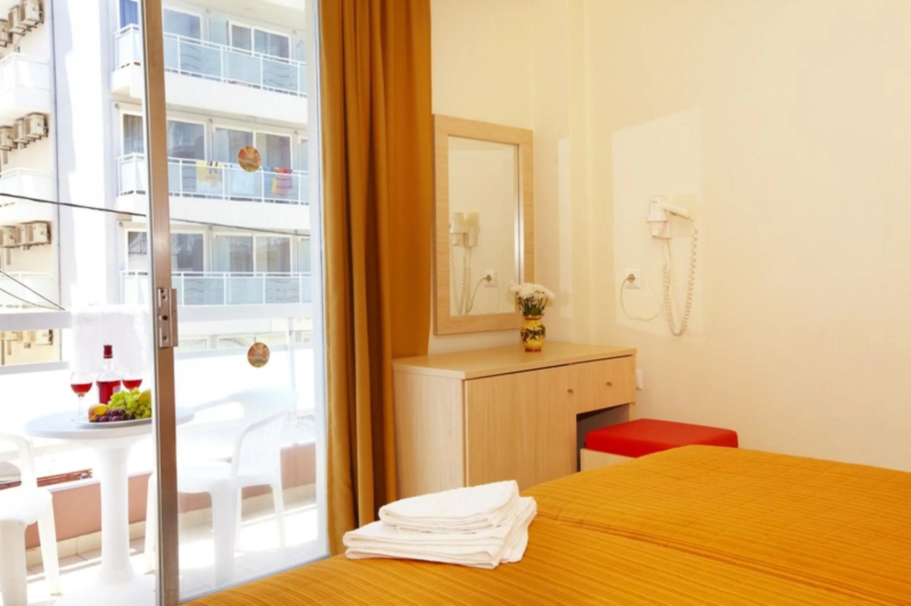 Seating area in Amaryllis Hotel