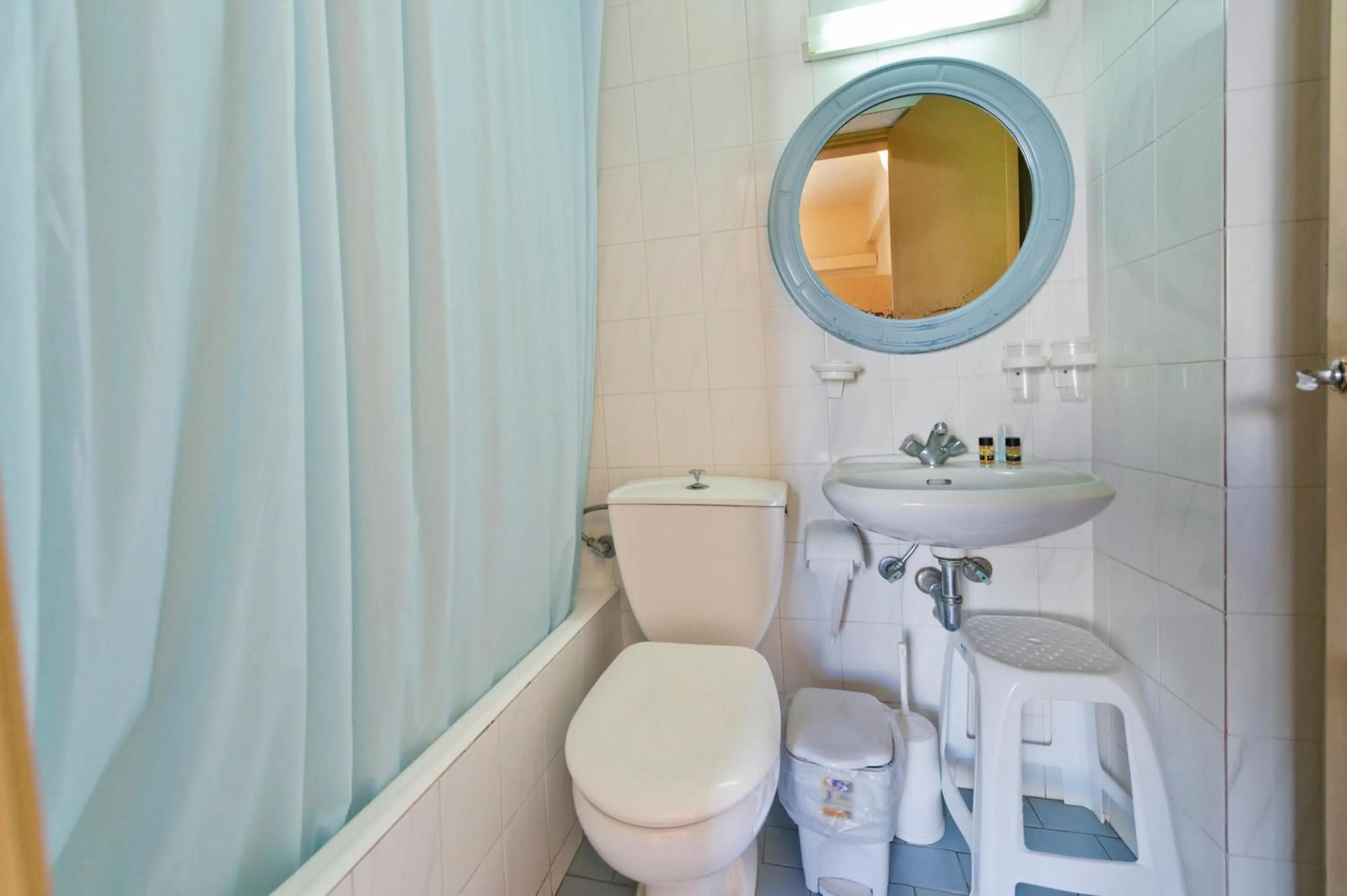 Bathroom in Amaryllis Hotel