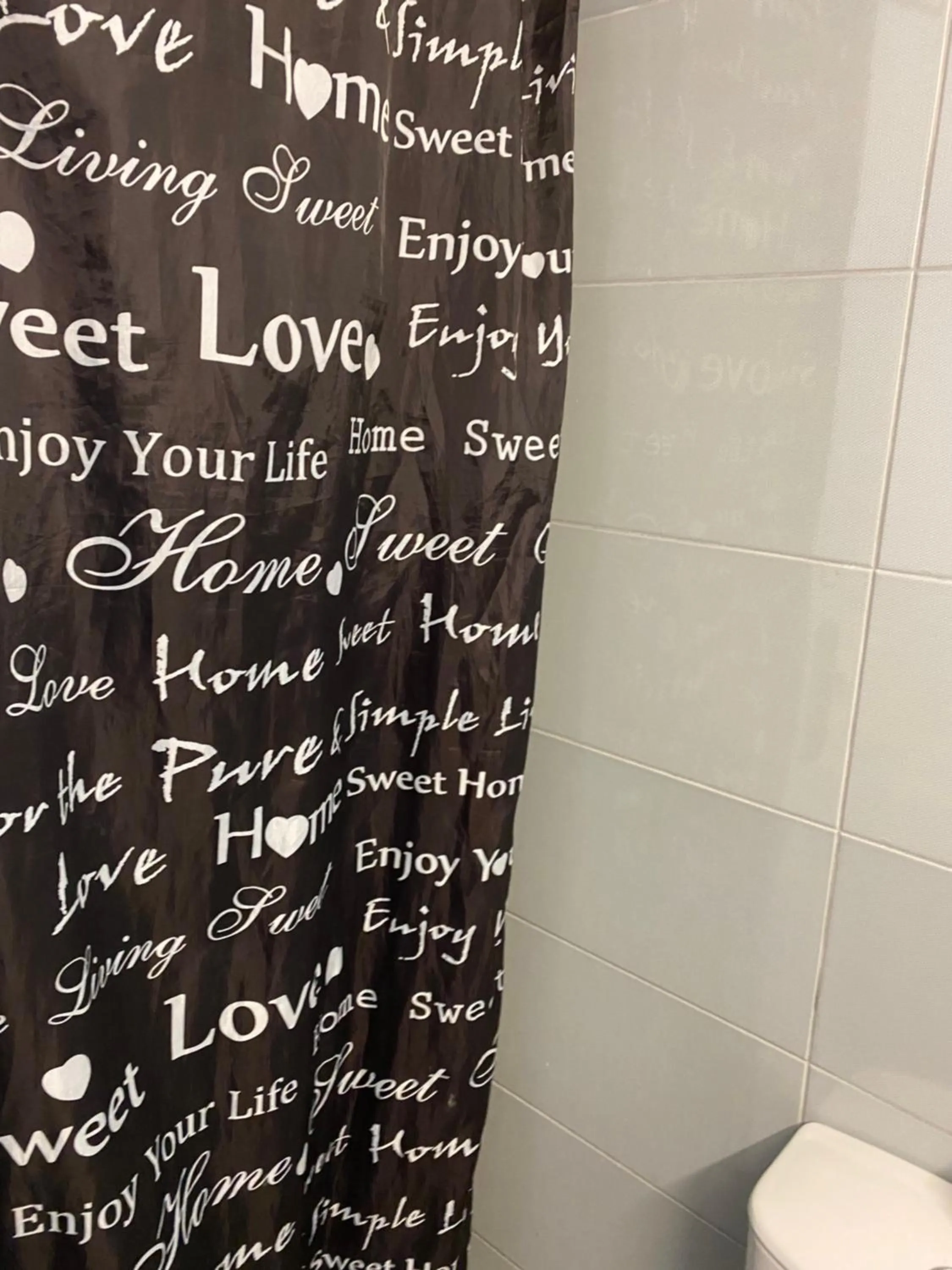 Bathroom in Amaryllis Hotel