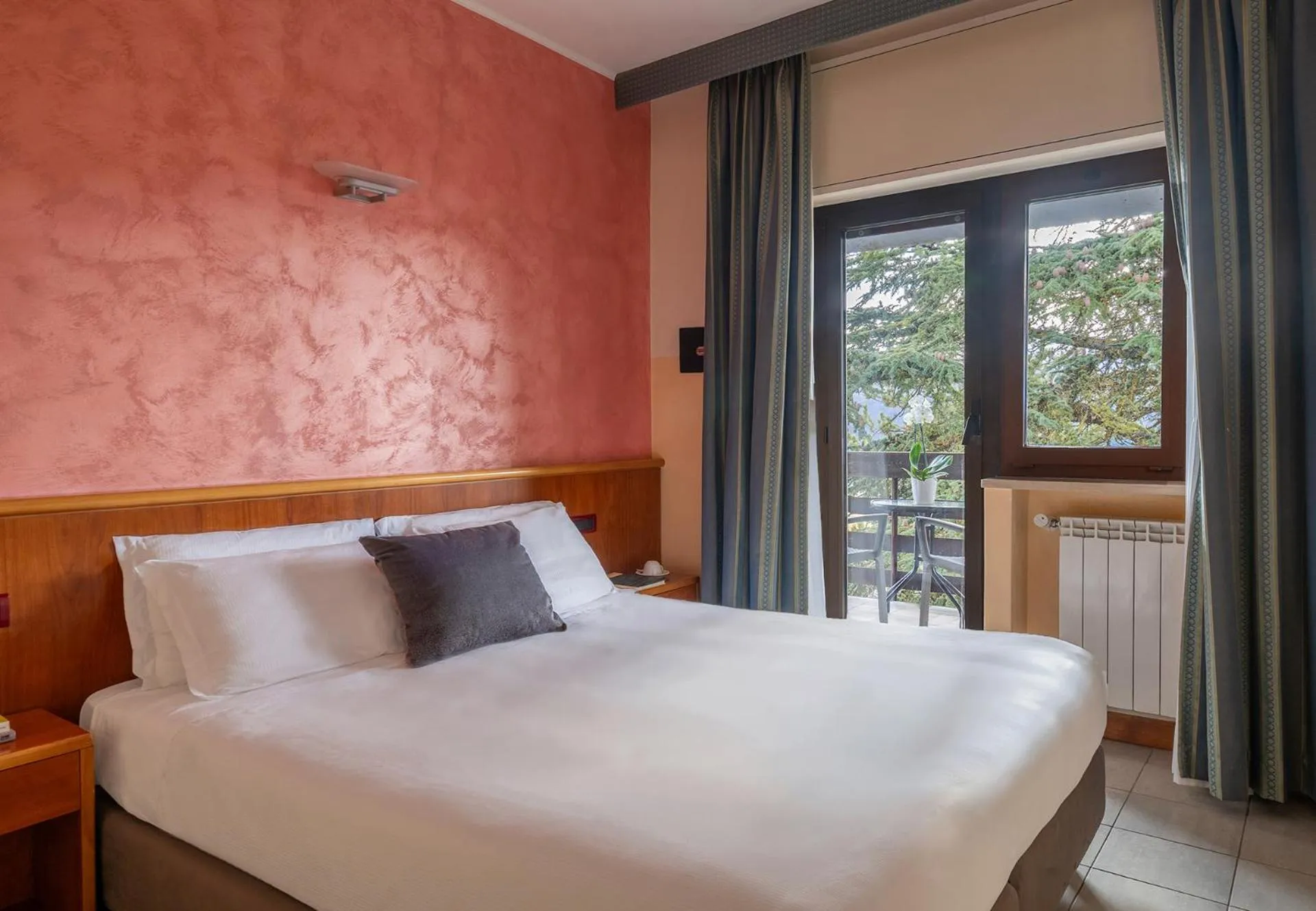 Bed in Cipriani Park Hotel