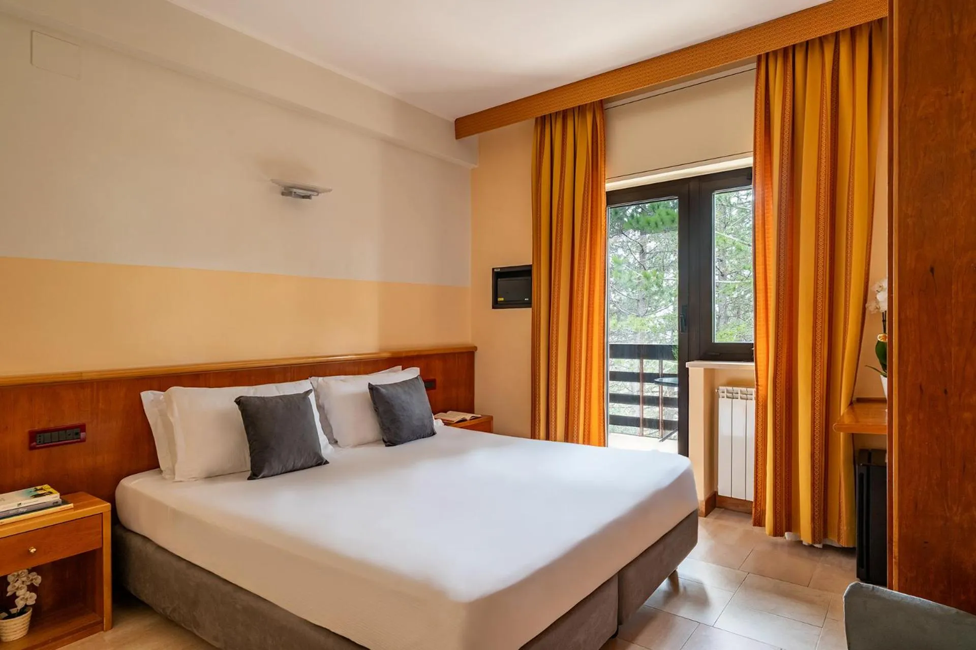 Bed in Cipriani Park Hotel