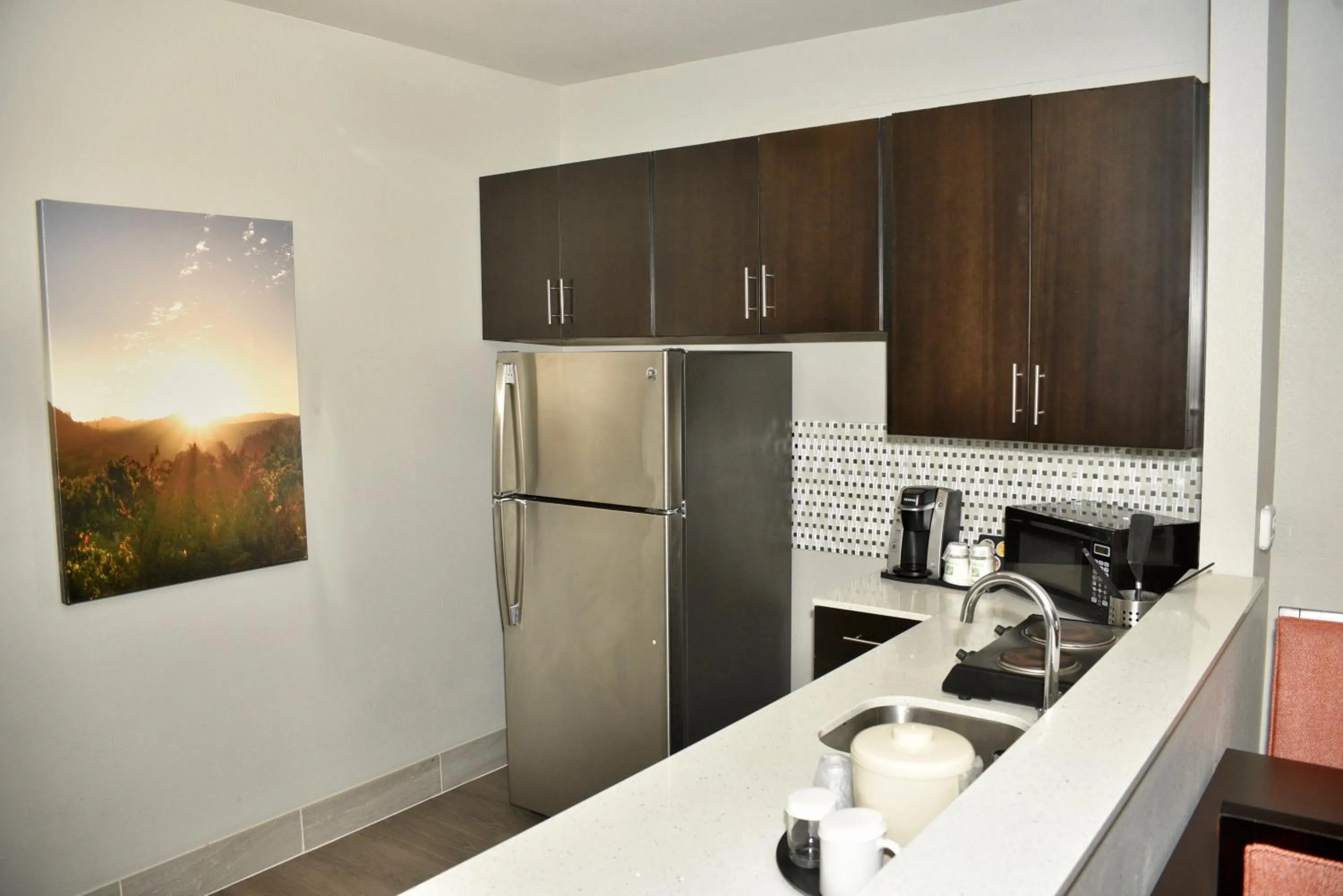 Photo of the whole room in Holiday Inn Windsor - Wine Country by IHG