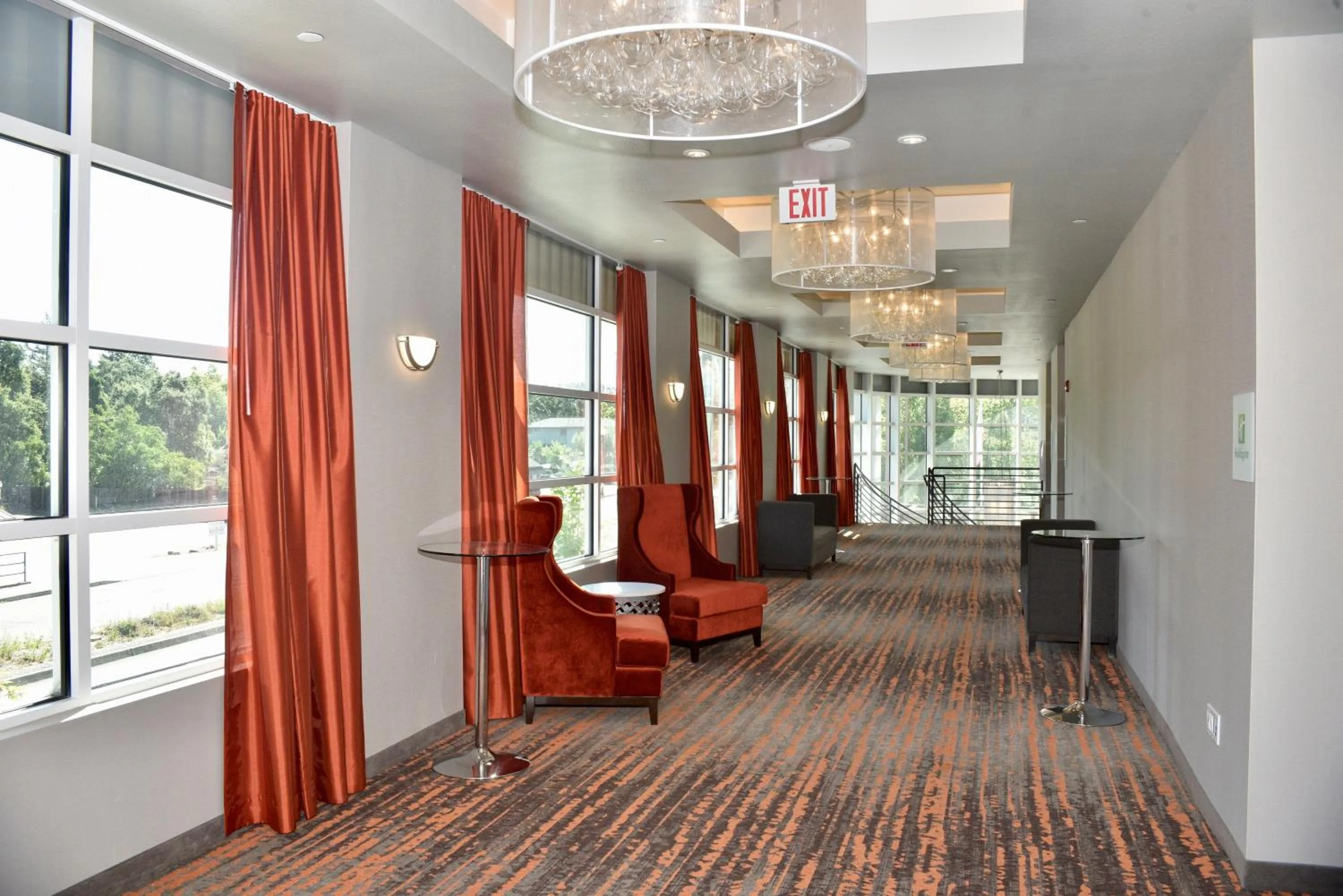 Meeting/conference room in Holiday Inn Windsor - Wine Country by IHG