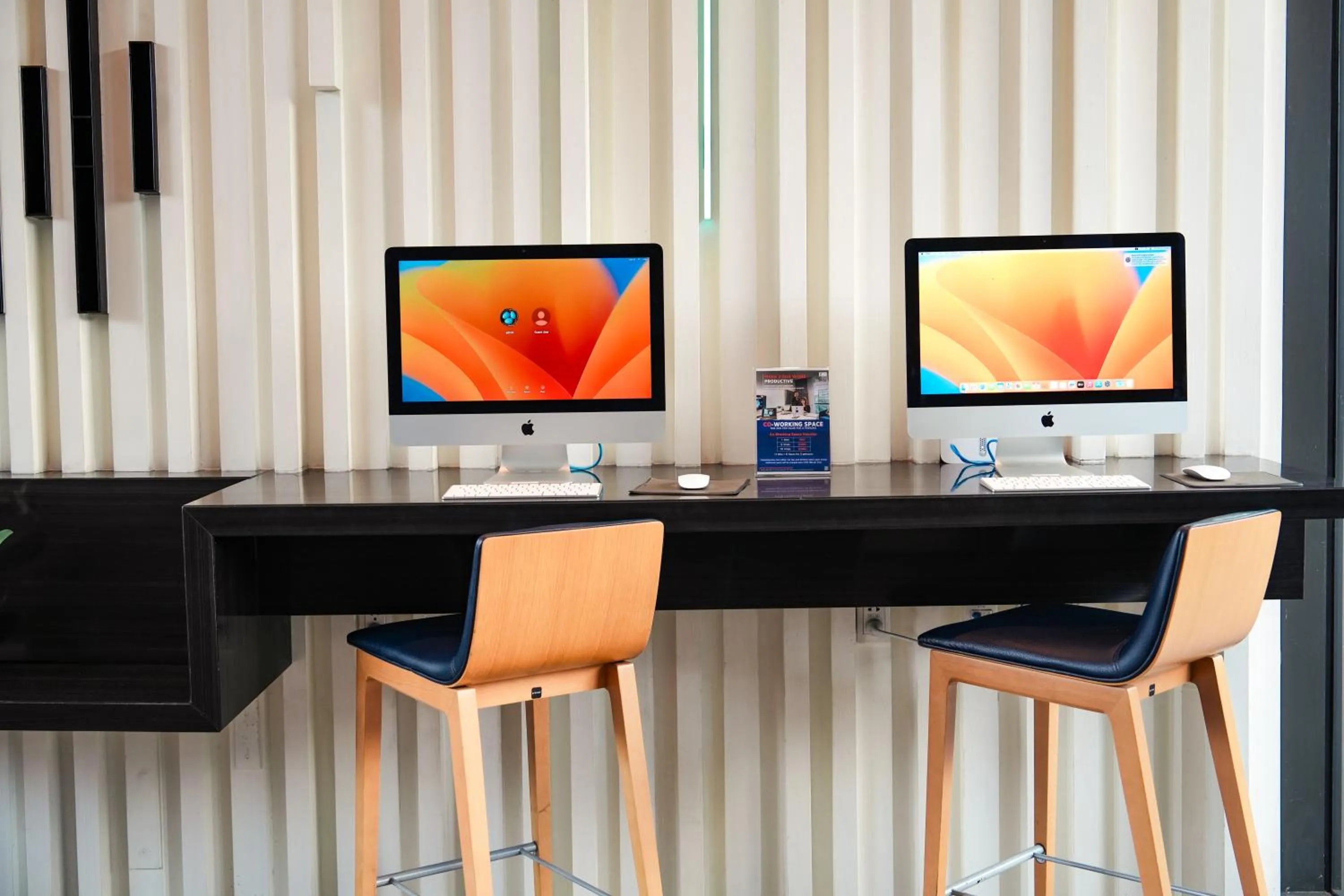 Business facilities in Holiday Inn Express Bangkok Soi Soonvijai by IHG