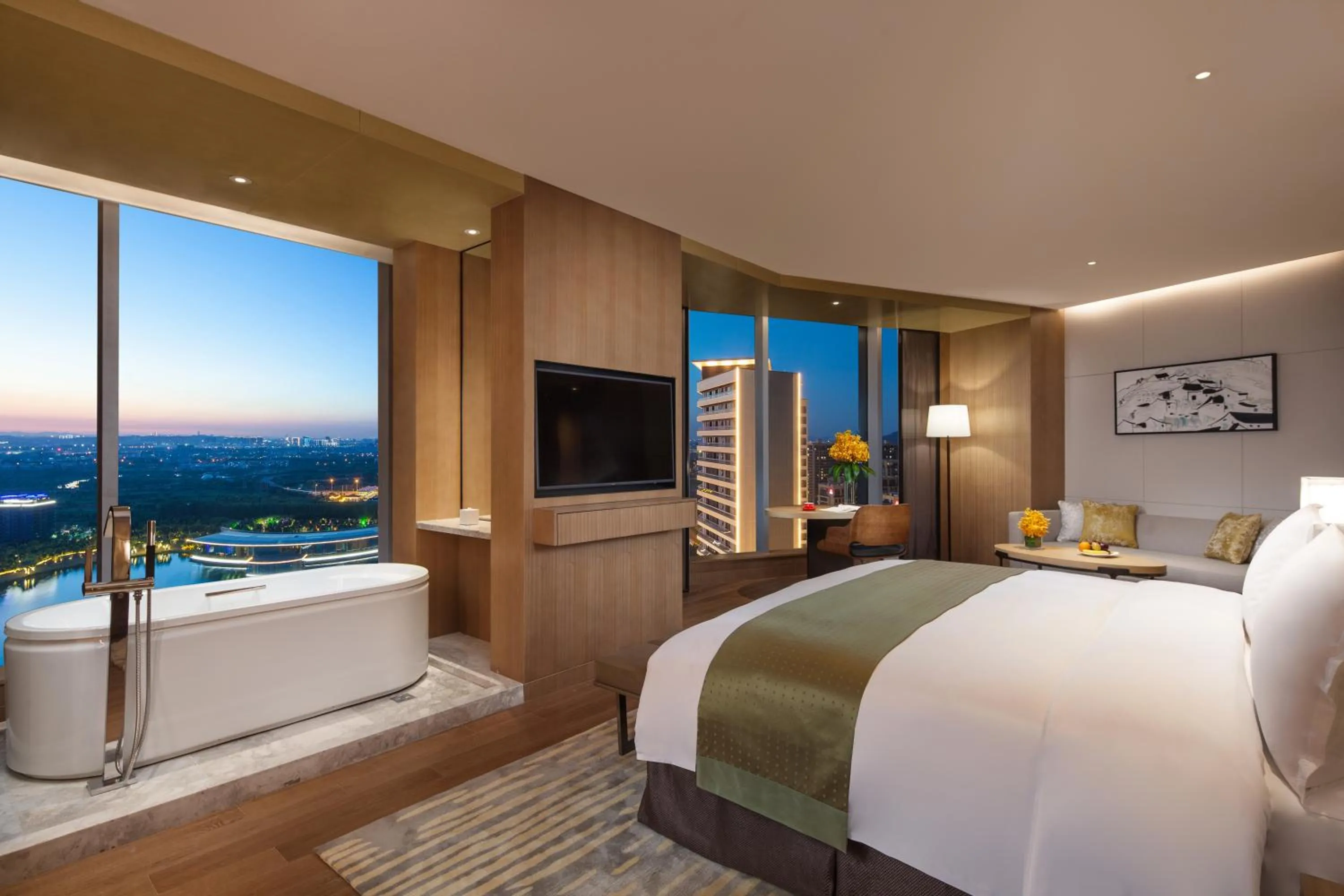 Lake view, Bed in Holiday Inn Nanjing Qinhuai South by IHG