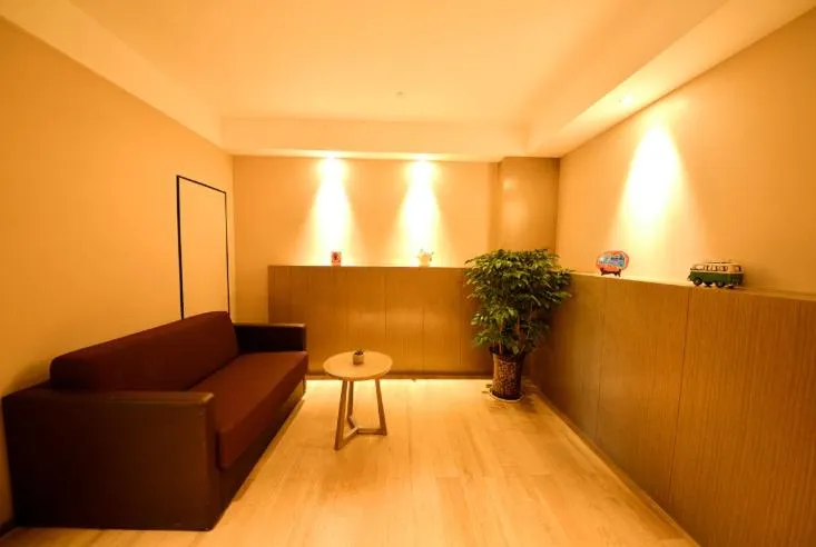 Living room in Holiday Inn Express Lhasa Potala Palace