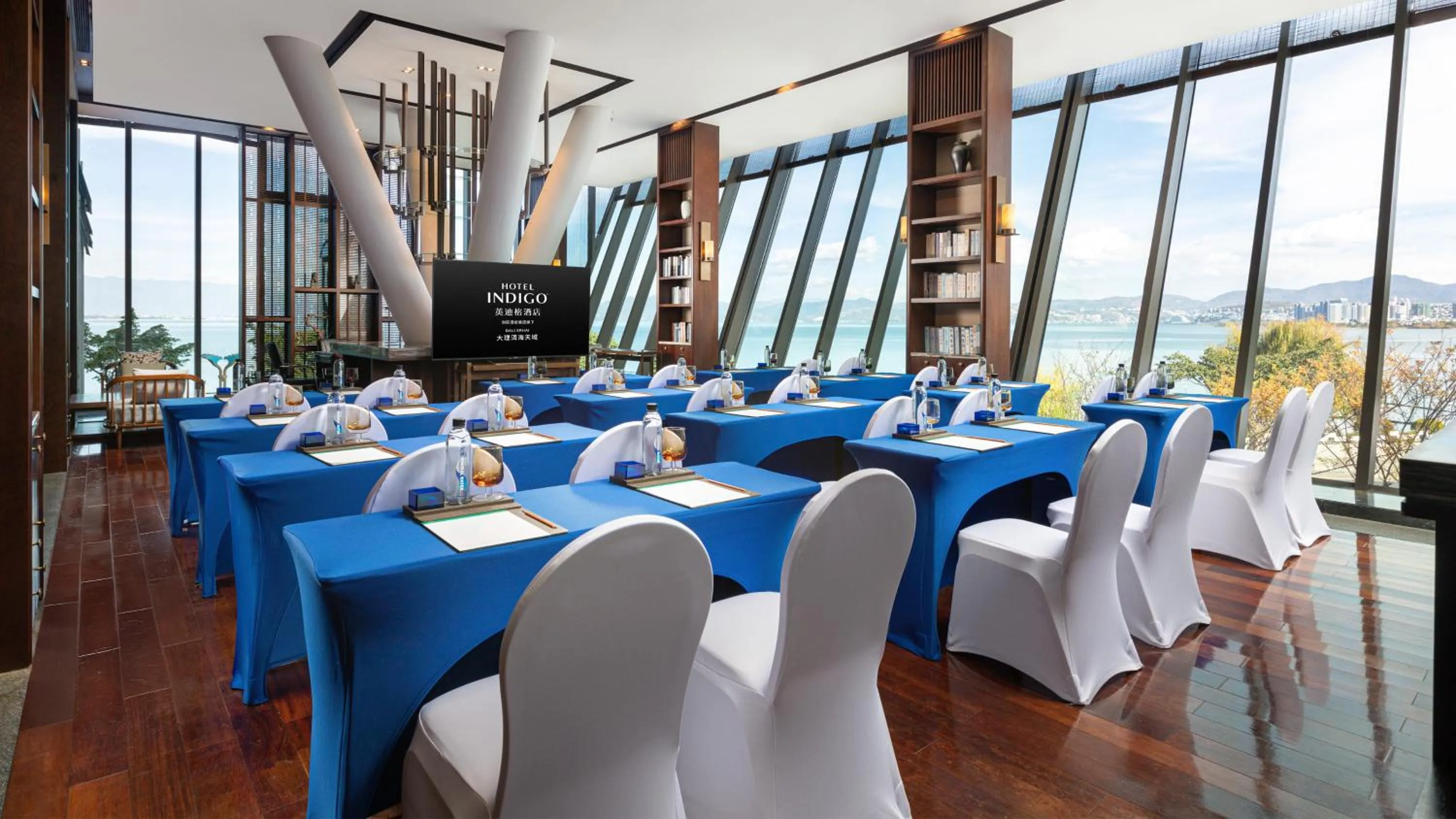 Meeting/conference room in Hotel Indigo Dali Erhai by IHG