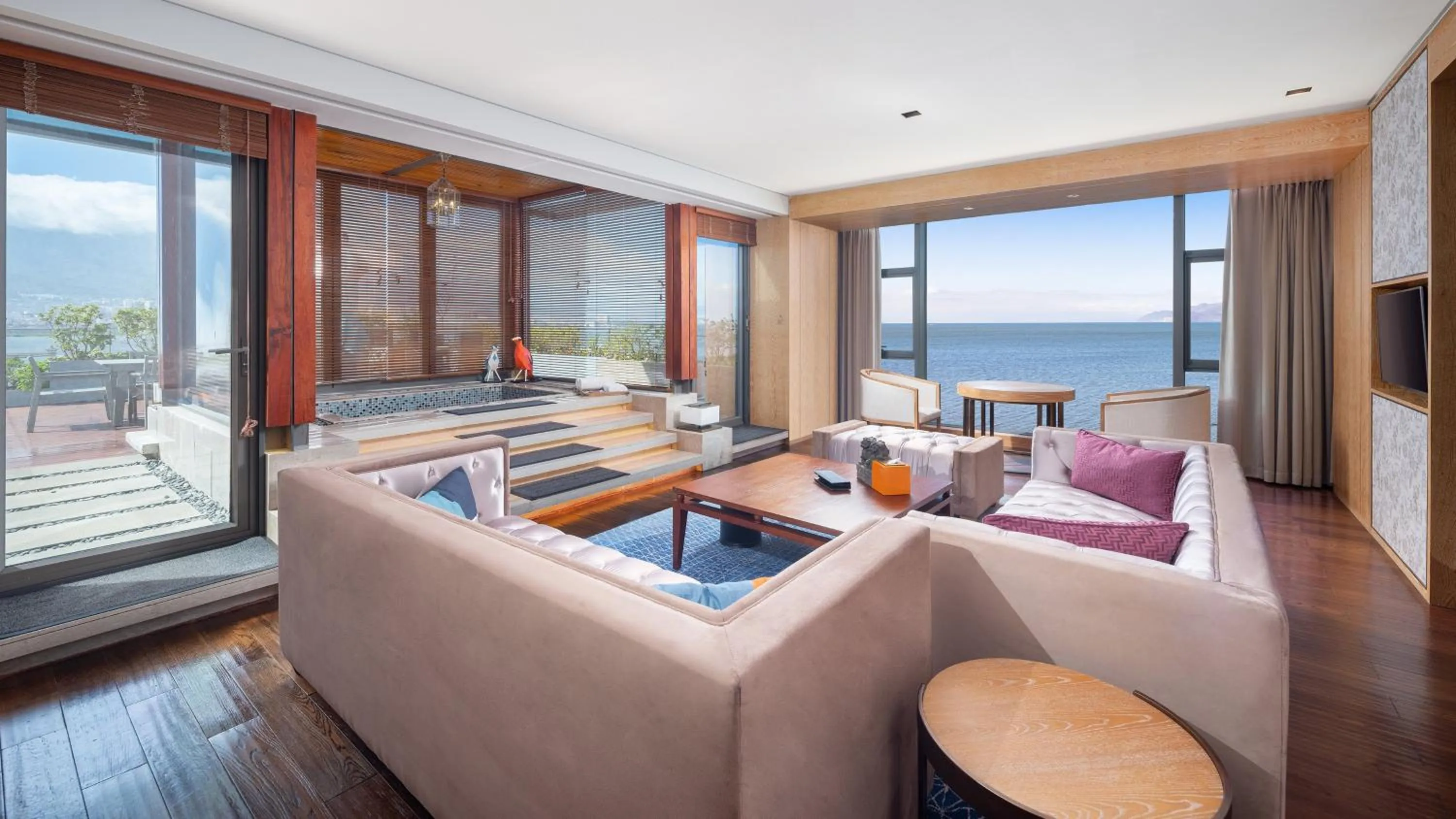 Bedroom in Hotel Indigo Dali Erhai by IHG